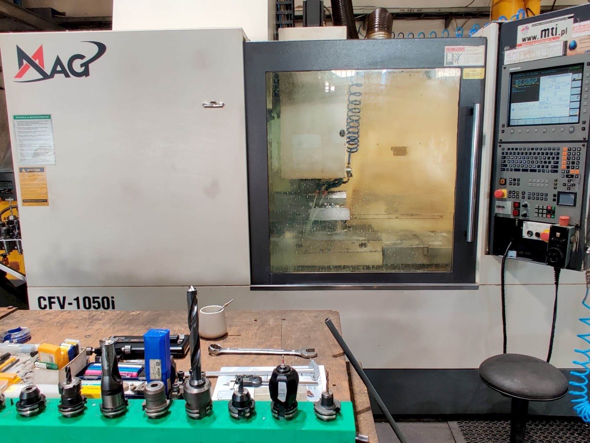 Čelní pohled  na MAG CFV 1050  stroj