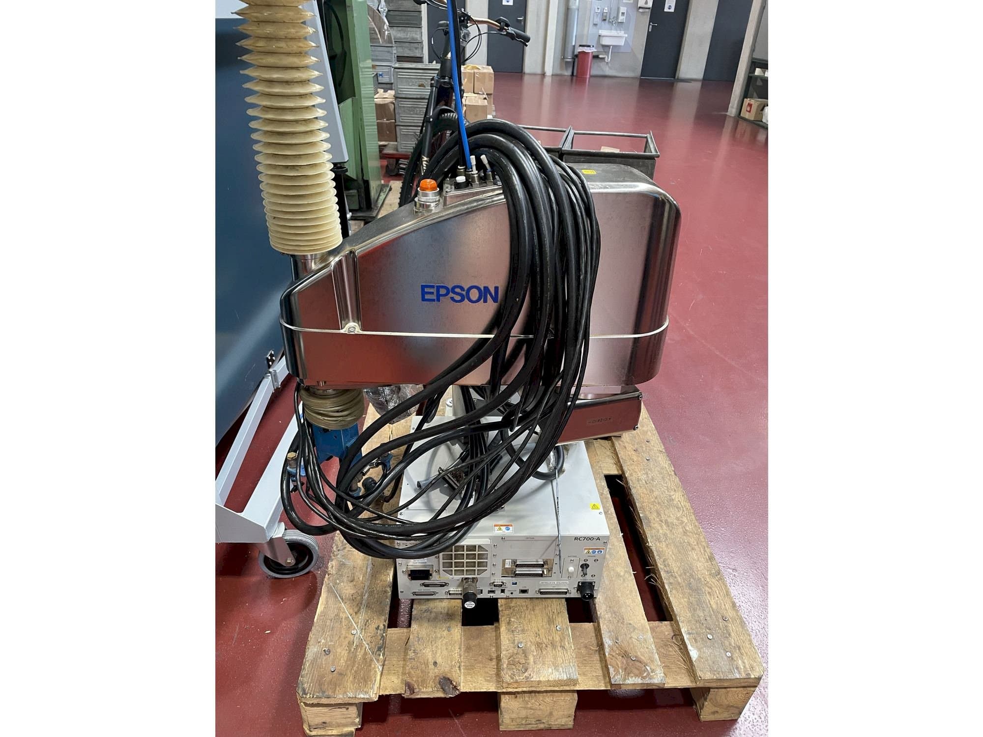 Čelní pohled  na EPSON G10 854P  stroj