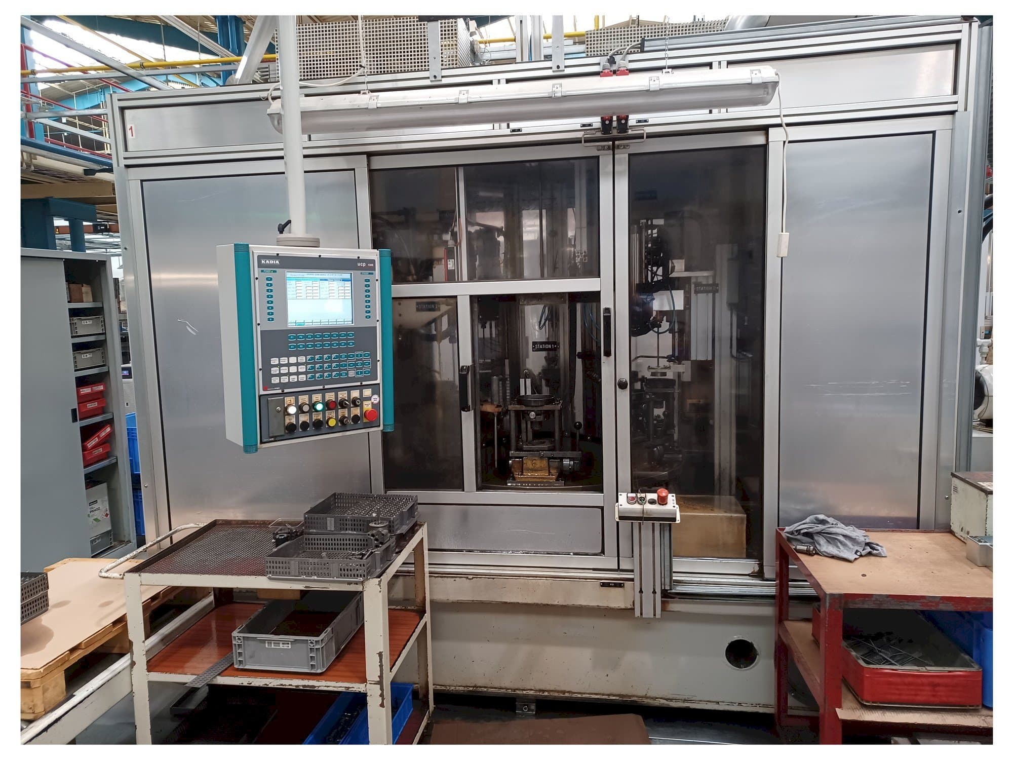 Čelní pohled  na KADIA 2PH 60/250R  stroj