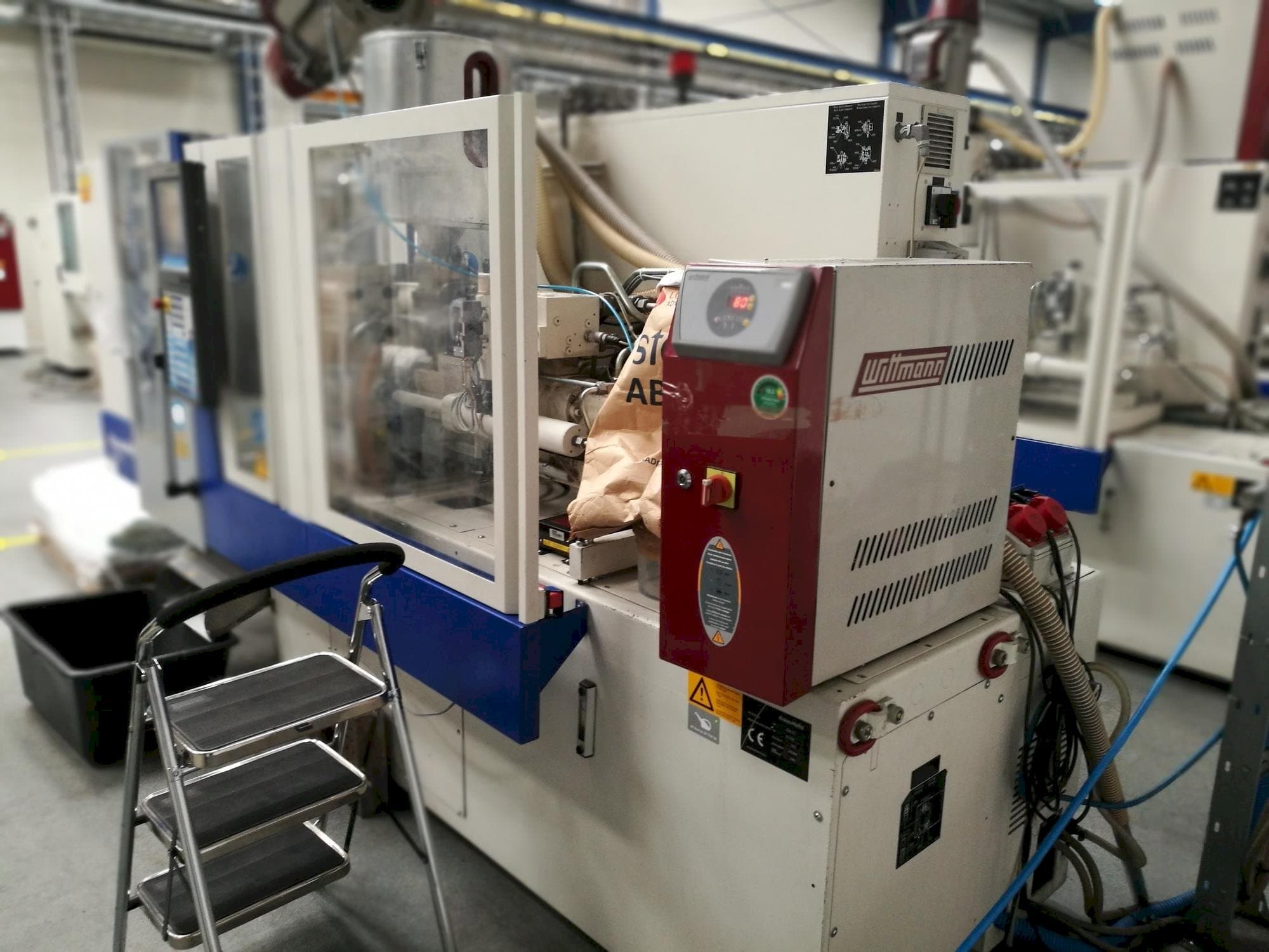 Čelní pohled  na Krauss Maffei KM 35-55 CX  stroj