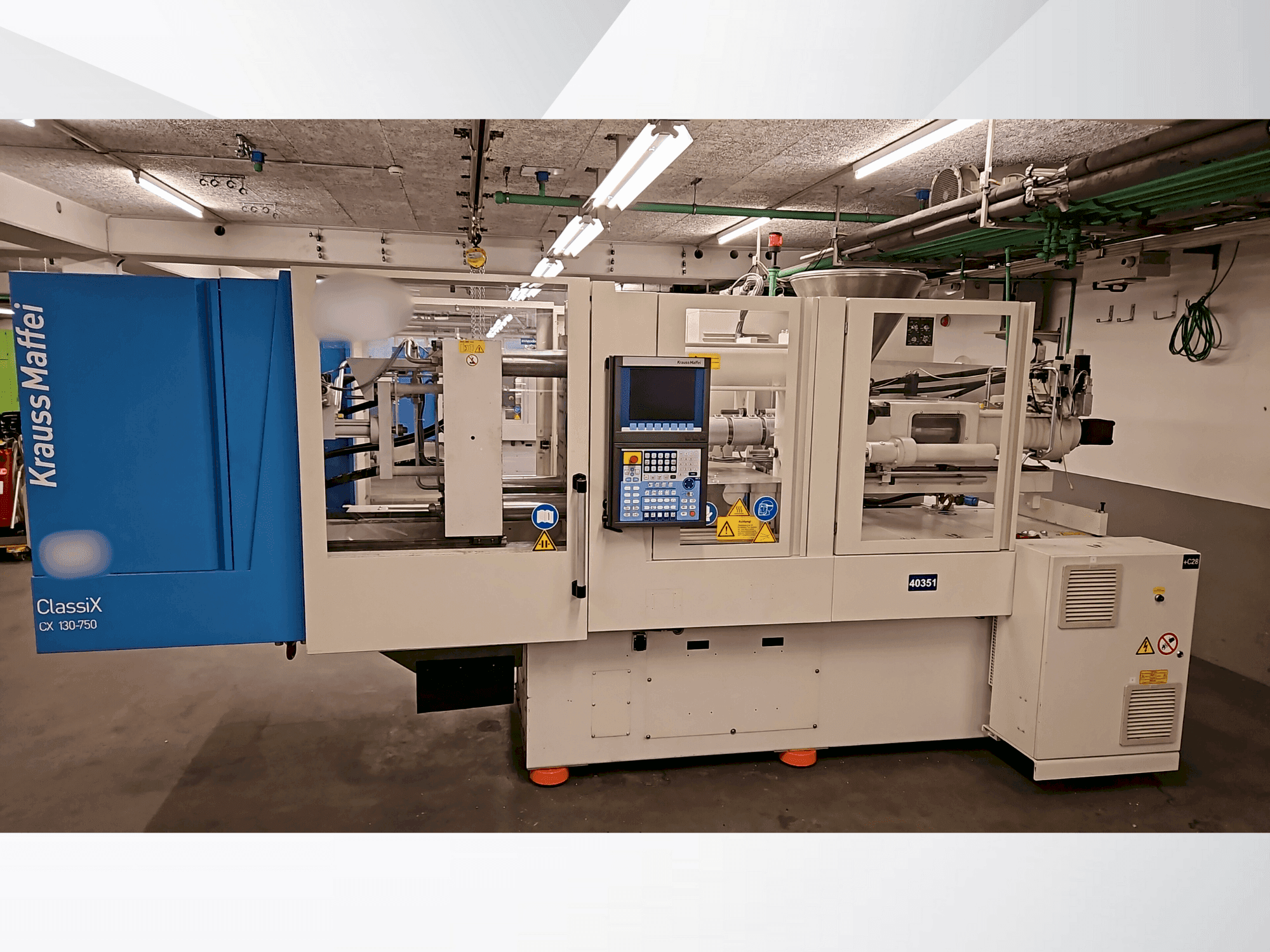 Čelní pohled  na Krauss Maffei 130-750 CX  stroj