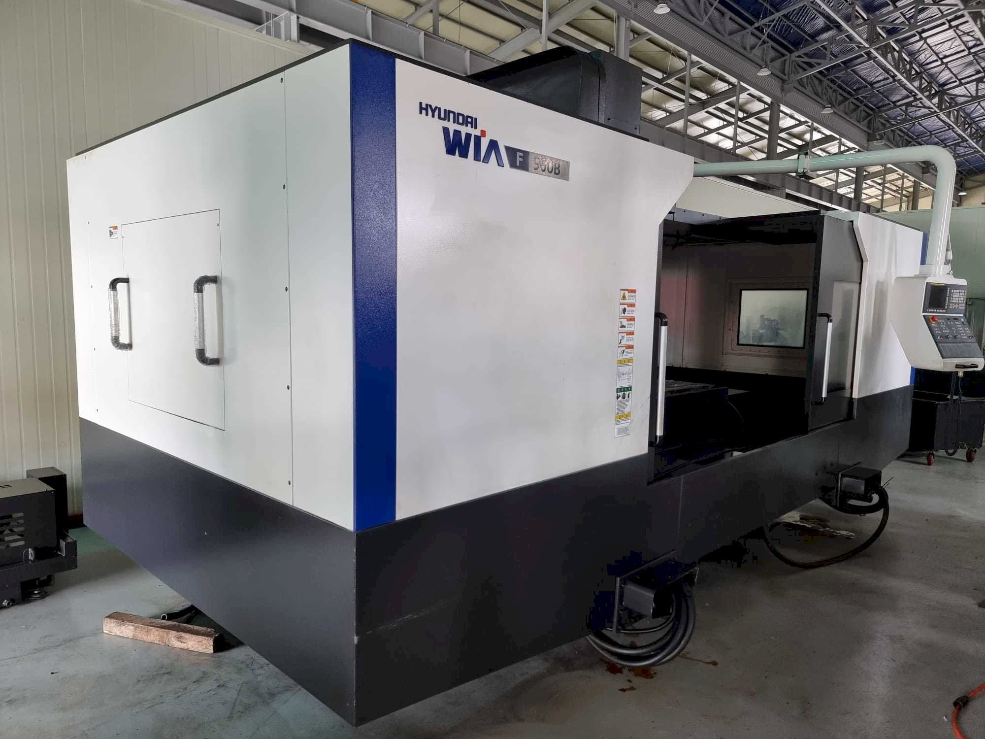 Čelní pohled  na Hyundai Wia F960B  stroj