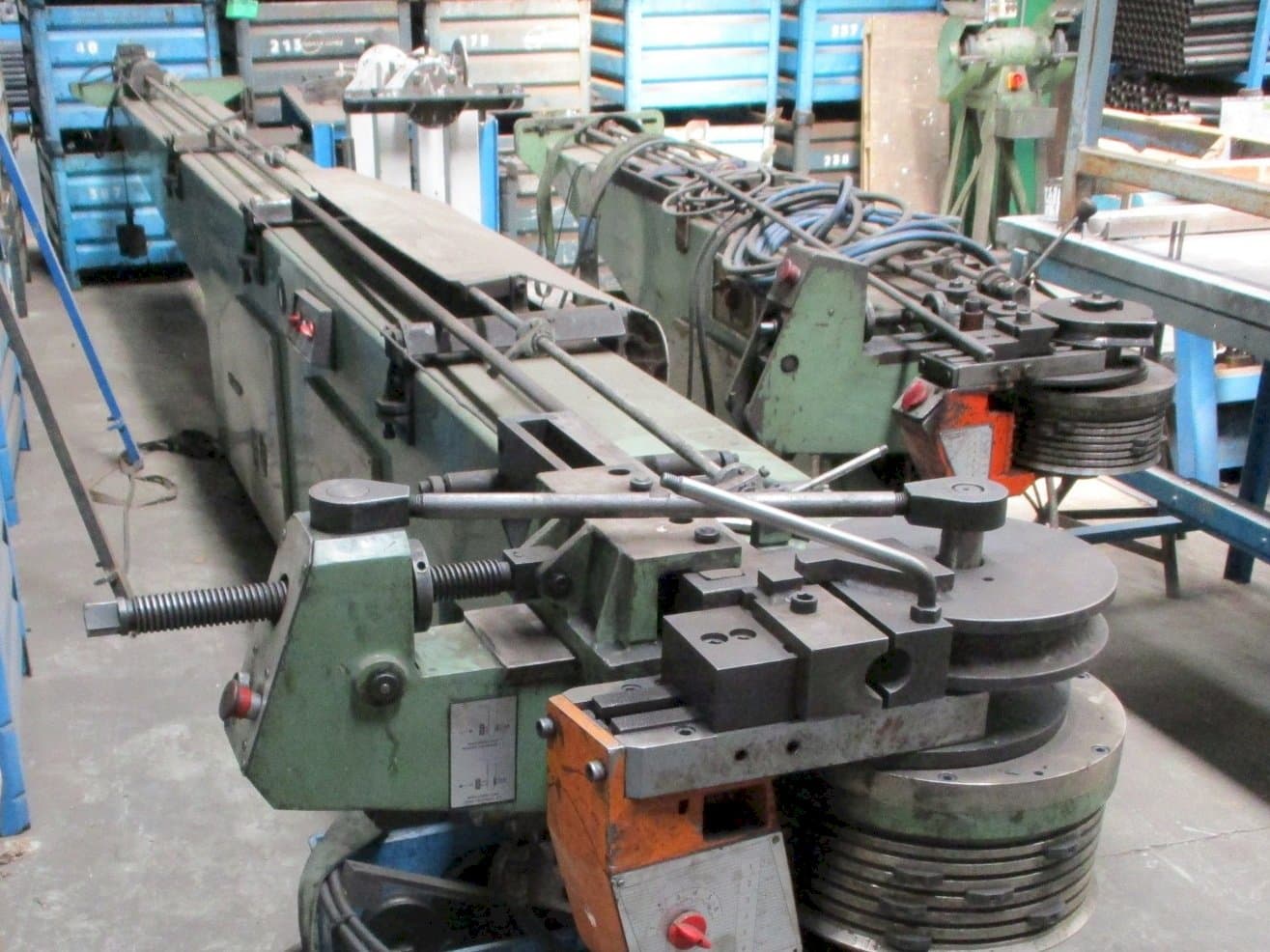 Čelní pohled  na Tejero 55AHC  stroj