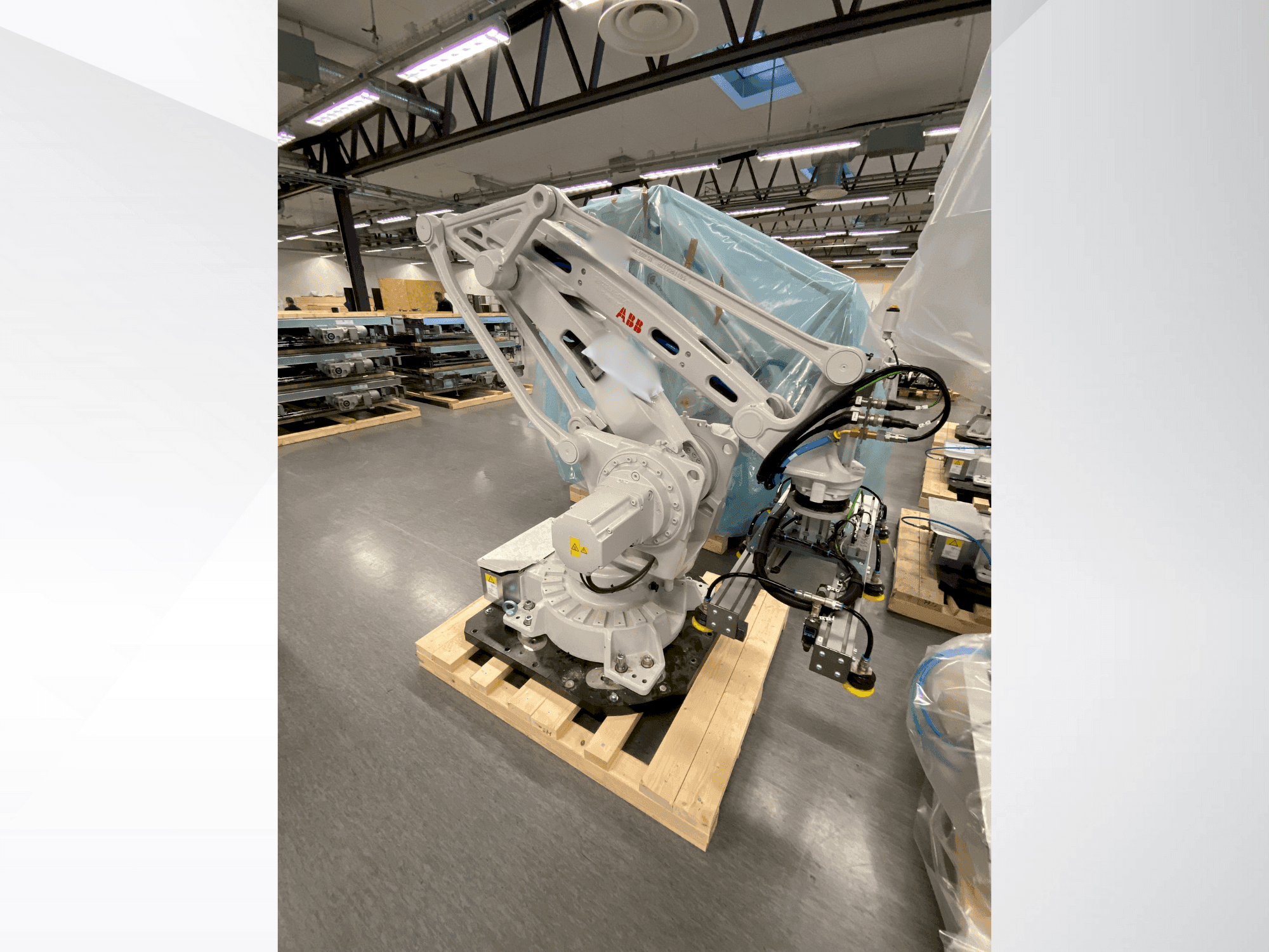 Čelní pohled  na ABB IRB 460-110/2.4  stroj