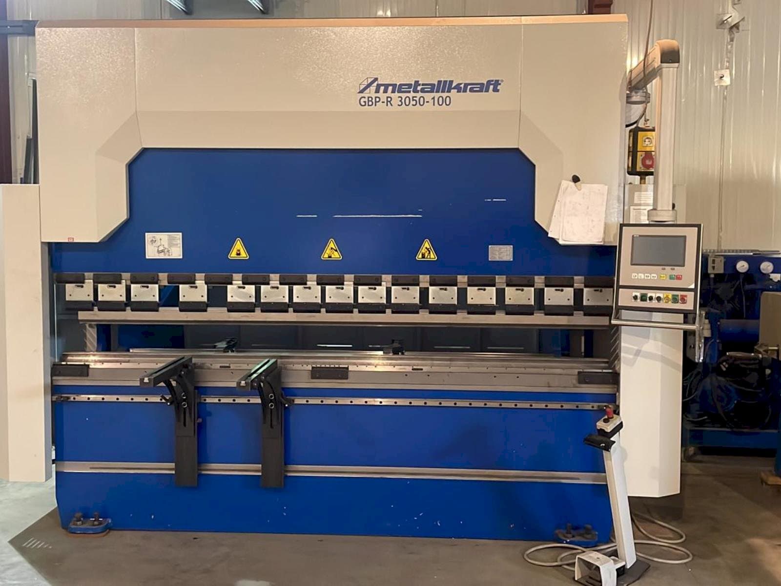 Čelní pohled  na Metallkraft  GBPR30540-100  stroj
