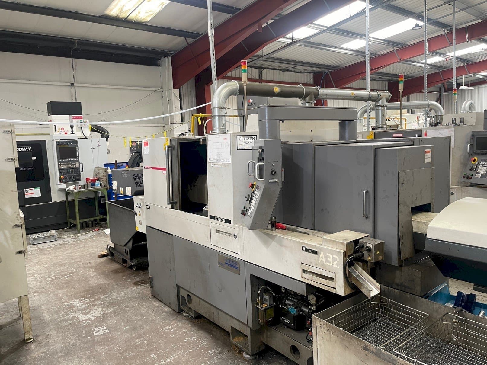 Čelní pohled  na Citizen A32-VII CL  stroj