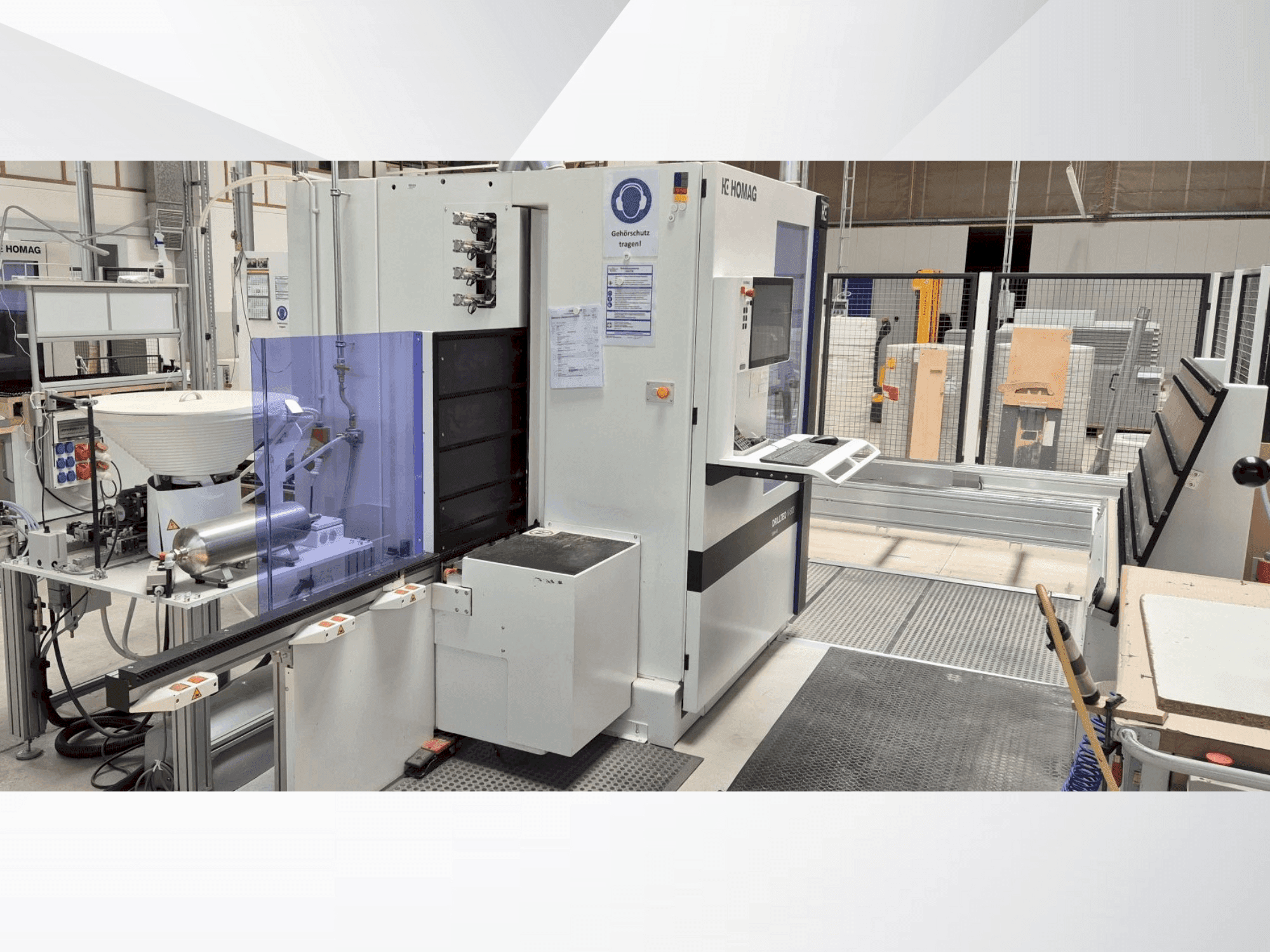 Čelní pohled  na HOMAG DRILLTEQ V-500  stroj