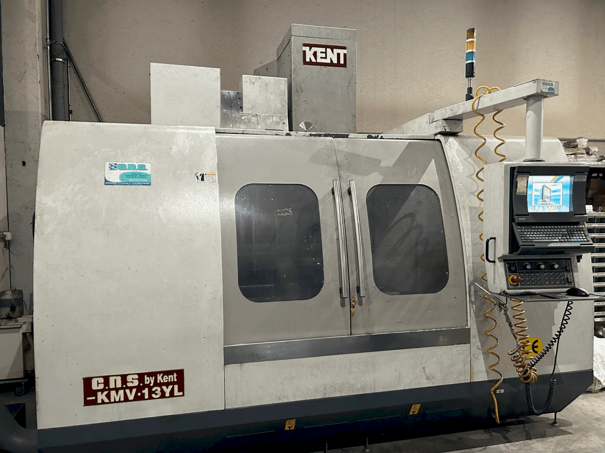 Čelní pohled  na Kent KMV 13 YL  stroj