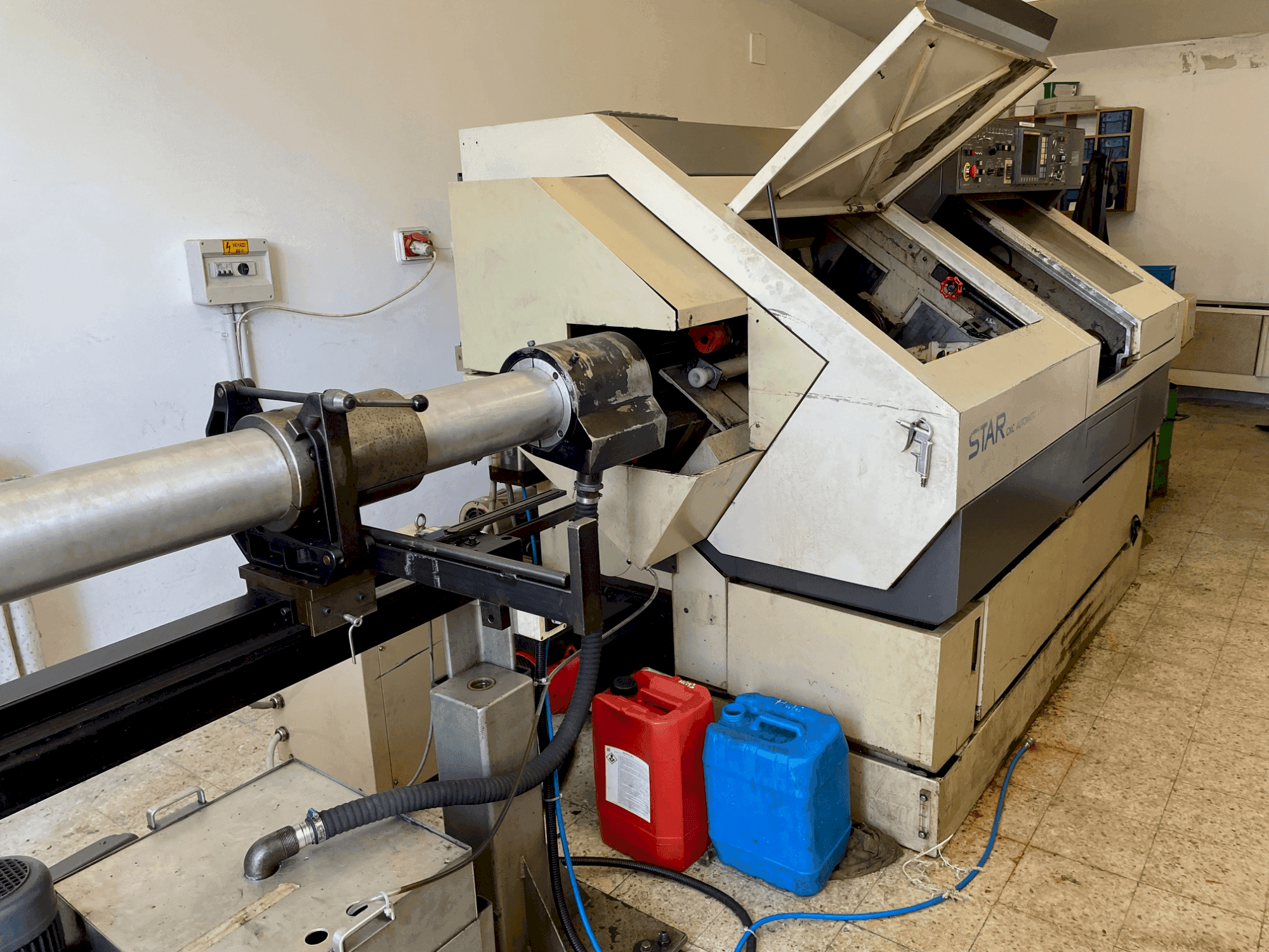 Čelní pohled  na Star KNC 25 7  stroj