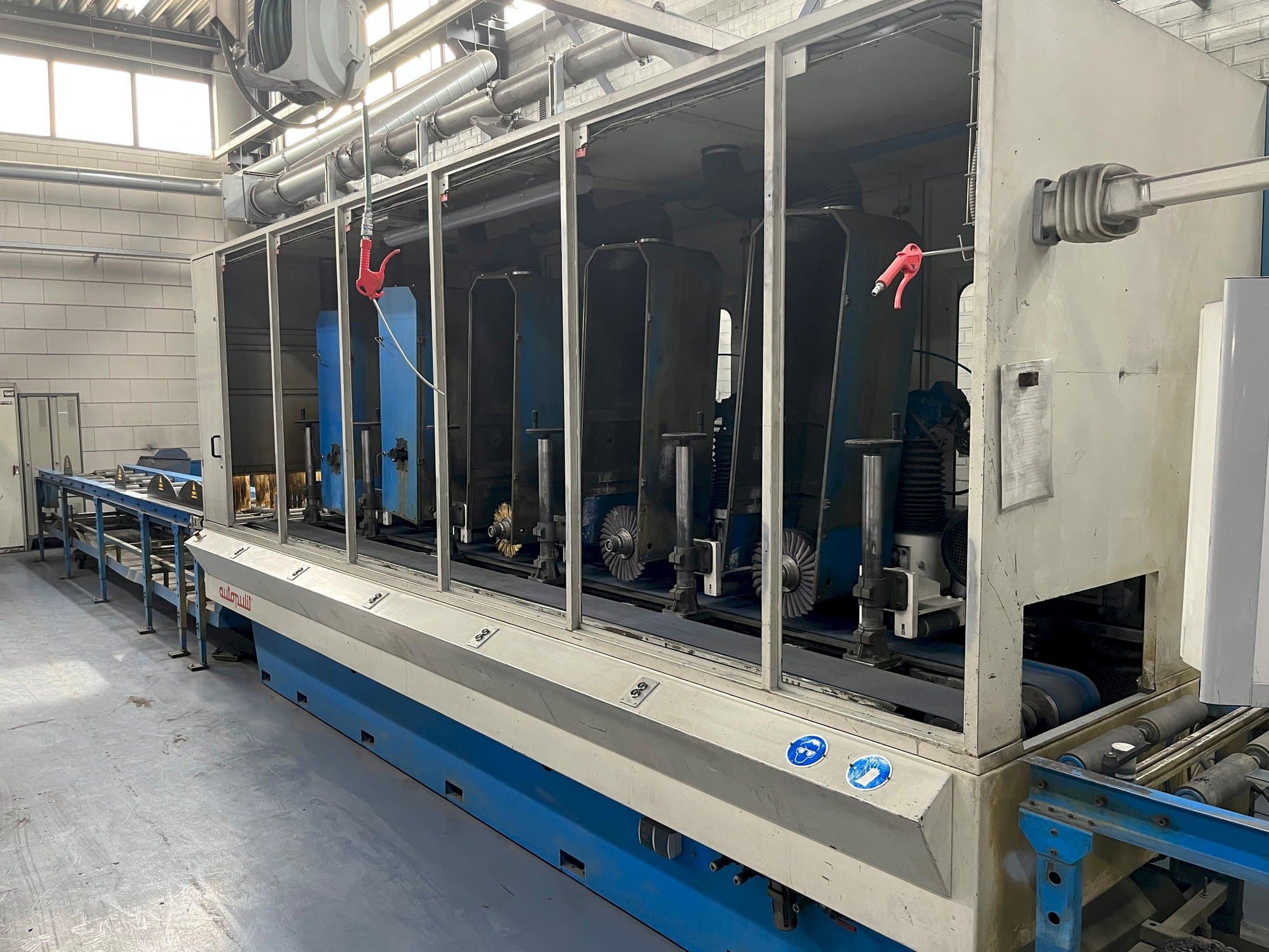 Čelní pohled  na Autopulit E4R-200/5UP  stroj