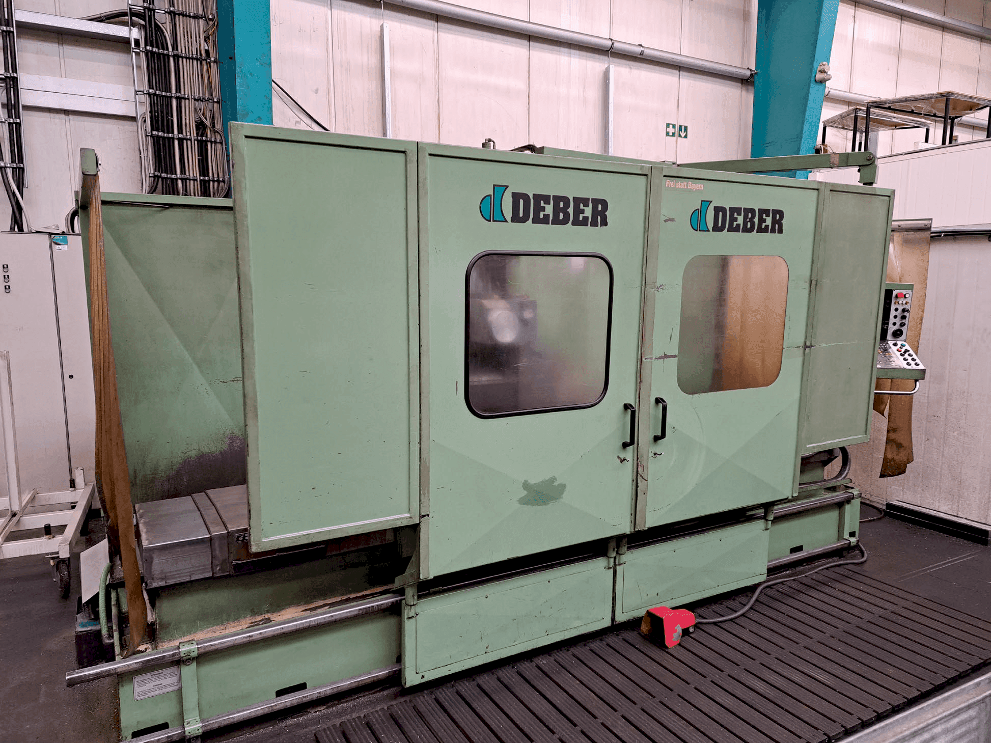 Čelní pohled  na DEBER Dinamyc 2  stroj