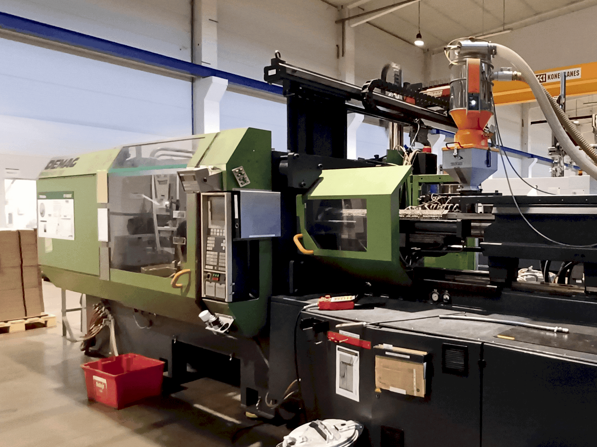 Čelní pohled  na DEMAG ERGOTECH 4200-2300  stroj