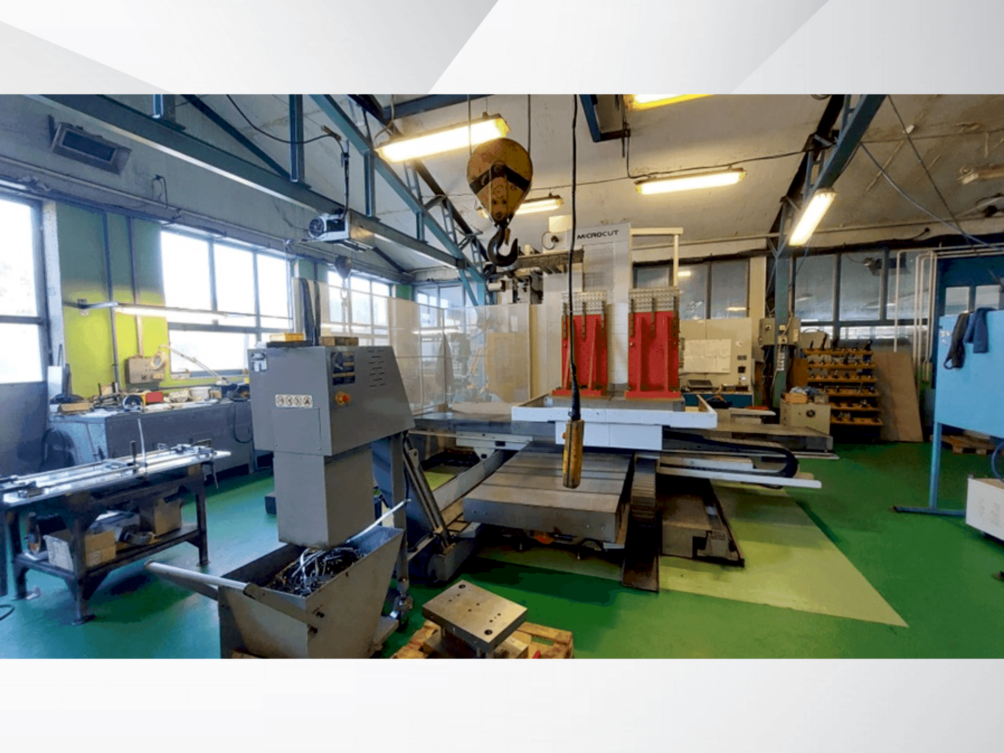 Čelní pohled  na MICROCUT HBM-4  stroj