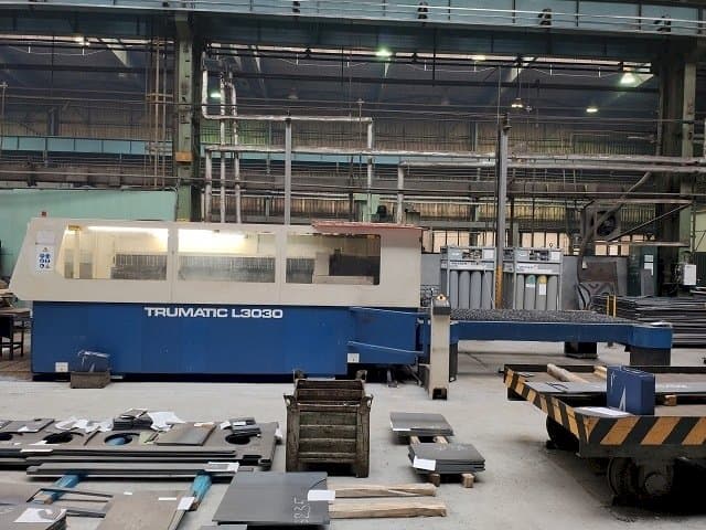 Čelní pohled  na Trumpf TRUMATIC L 3030  stroj