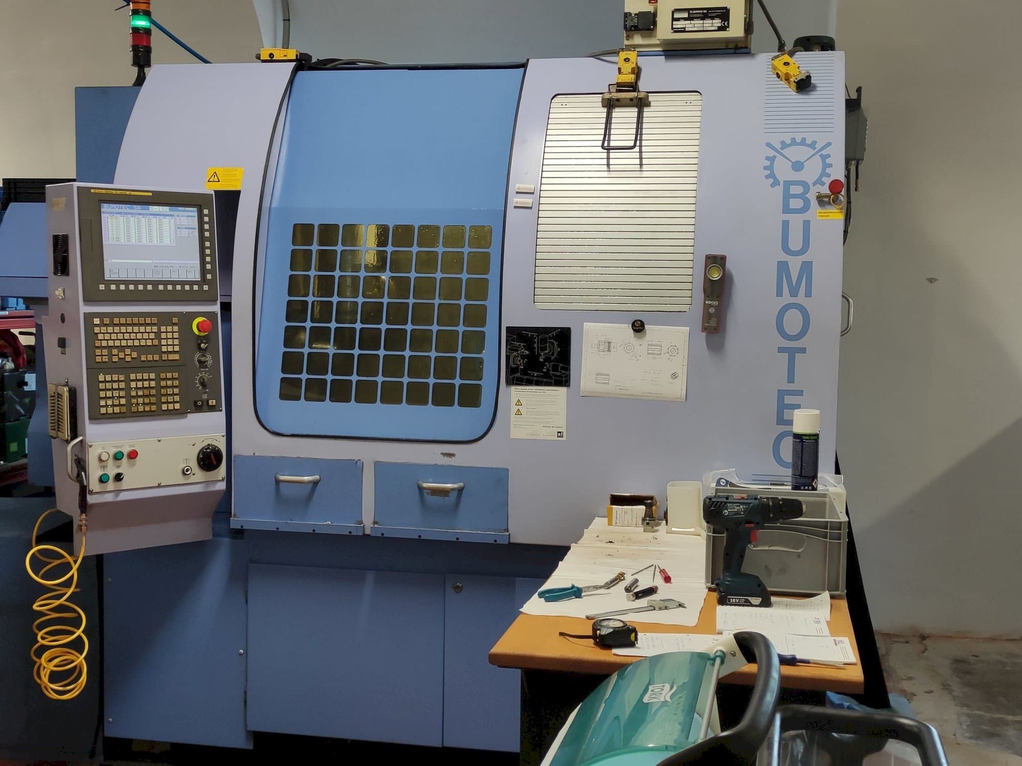 Čelní pohled  na Bumotec S-192FT  stroj