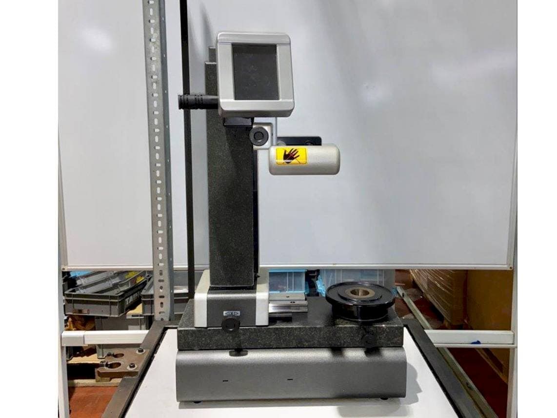 Čelní pohled  na ELB CONTROLLI LARTH  stroj