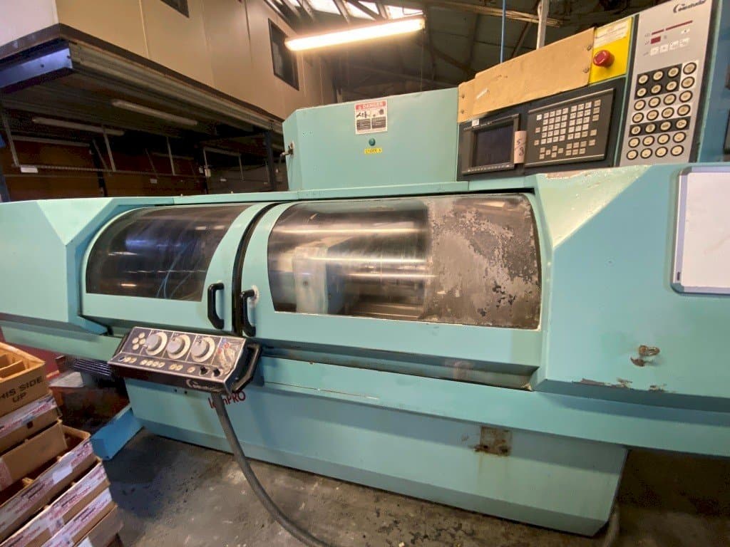 Čelní pohled  na STUDER  S30 lean Pro  stroj