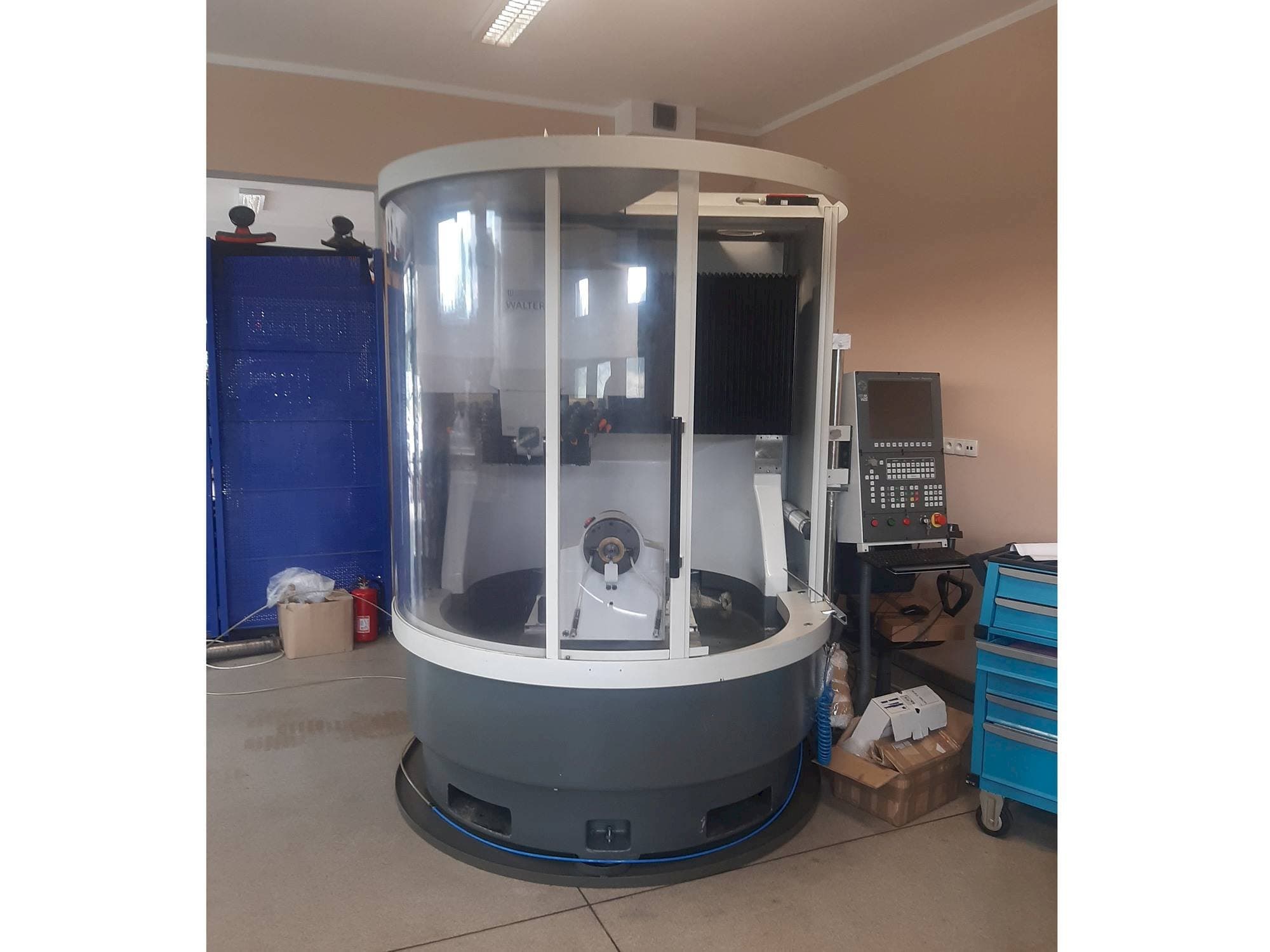 Čelní pohled  na Walter   stroj