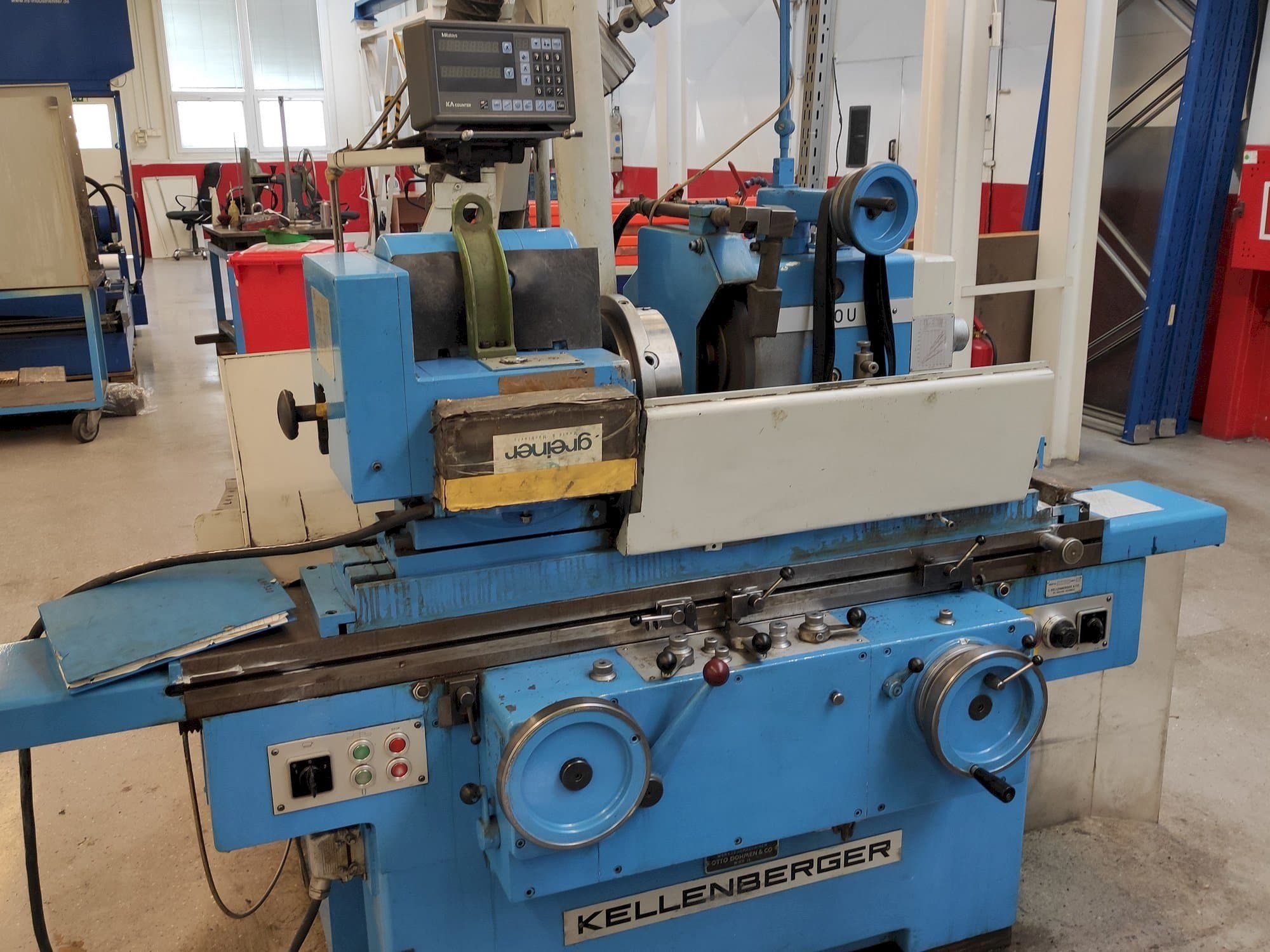 Čelní pohled  na KELLENBERGER 600U  stroj