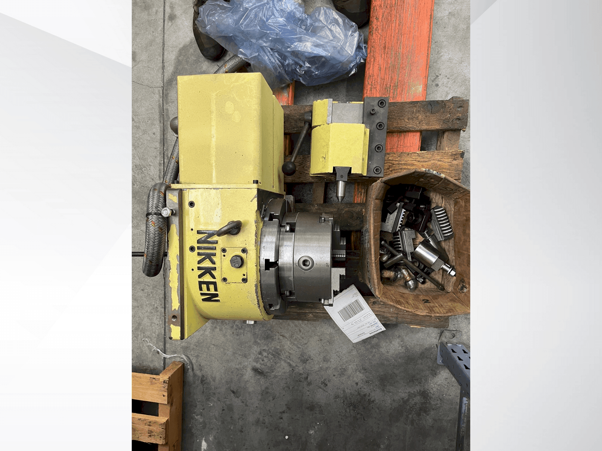 Čelní pohled  na NIKKEN CNC 260  stroj