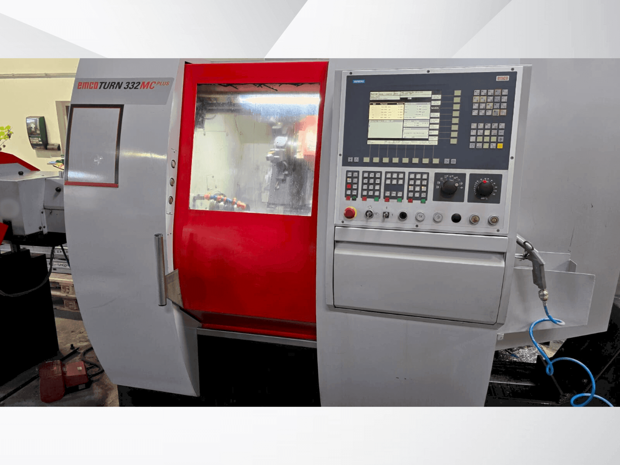 Čelní pohled  na EMCO TURN 332 MC  stroj