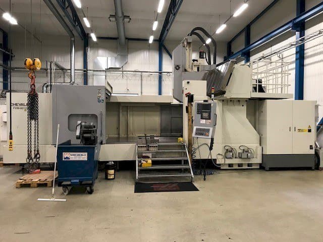 Čelní pohled  na Chevalier FVM-80125DC  stroj