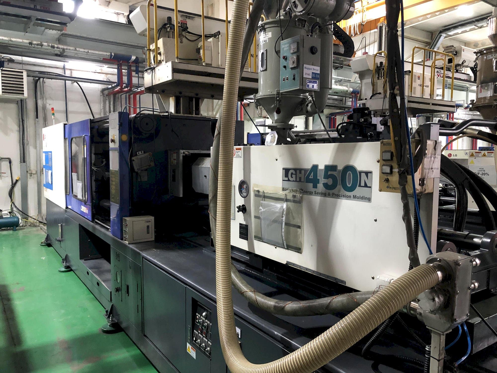 Čelní pohled  na LG LGH-450N  stroj