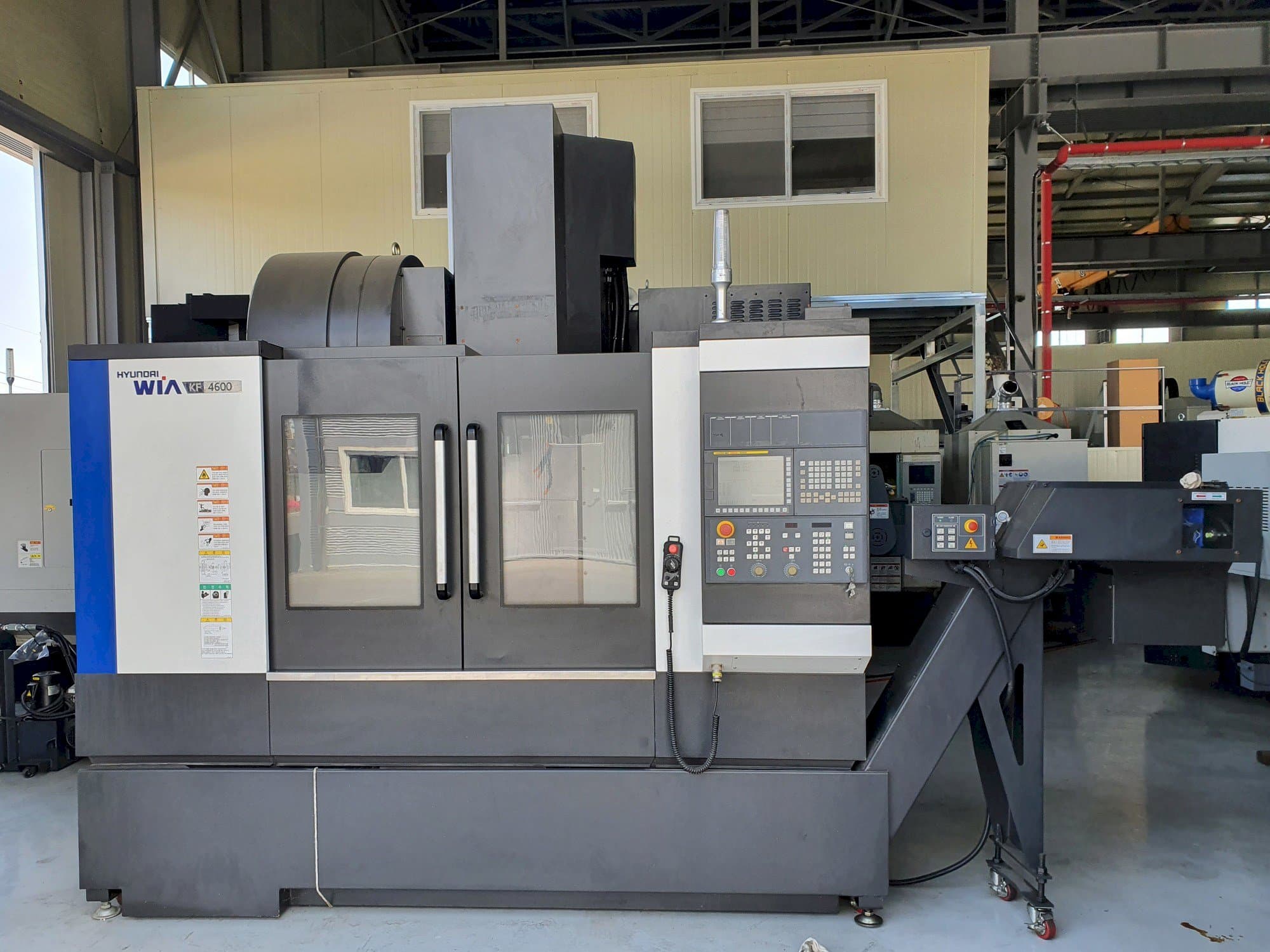 Čelní pohled  na Hyundai Wia KF4600  stroj