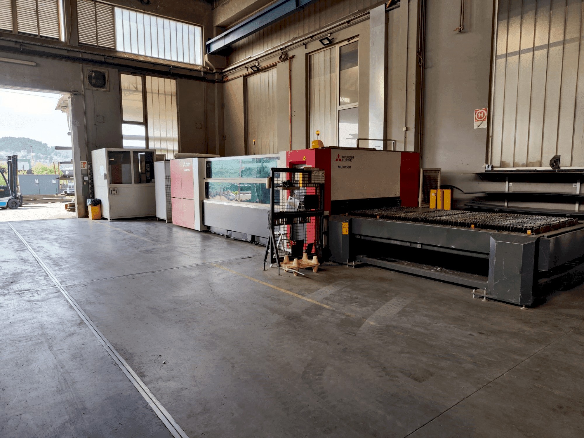 Čelní pohled  na Mitsubishi ML 3015 SR  stroj