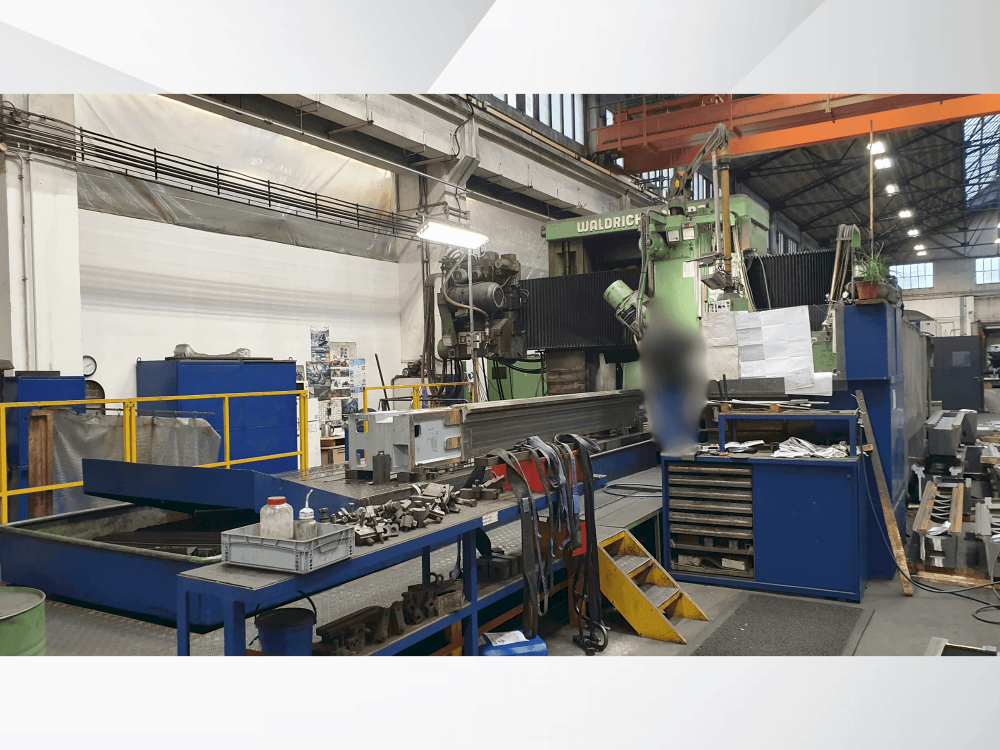 Čelní pohled  na WALDRICH COBURG 30-15 S 3030  stroj