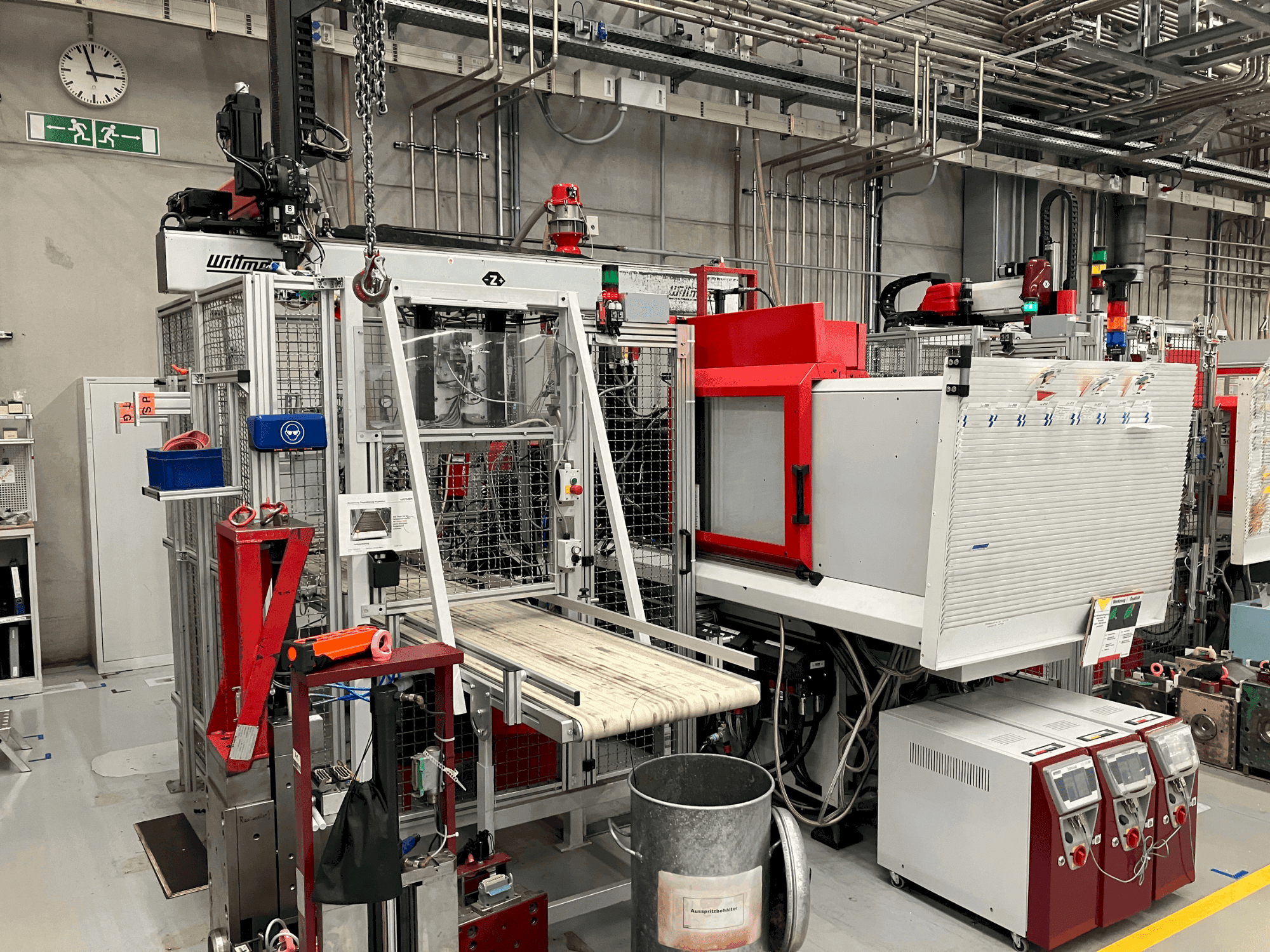 Čelní pohled  na Arburg Allrounder 420 S 800-350  stroj