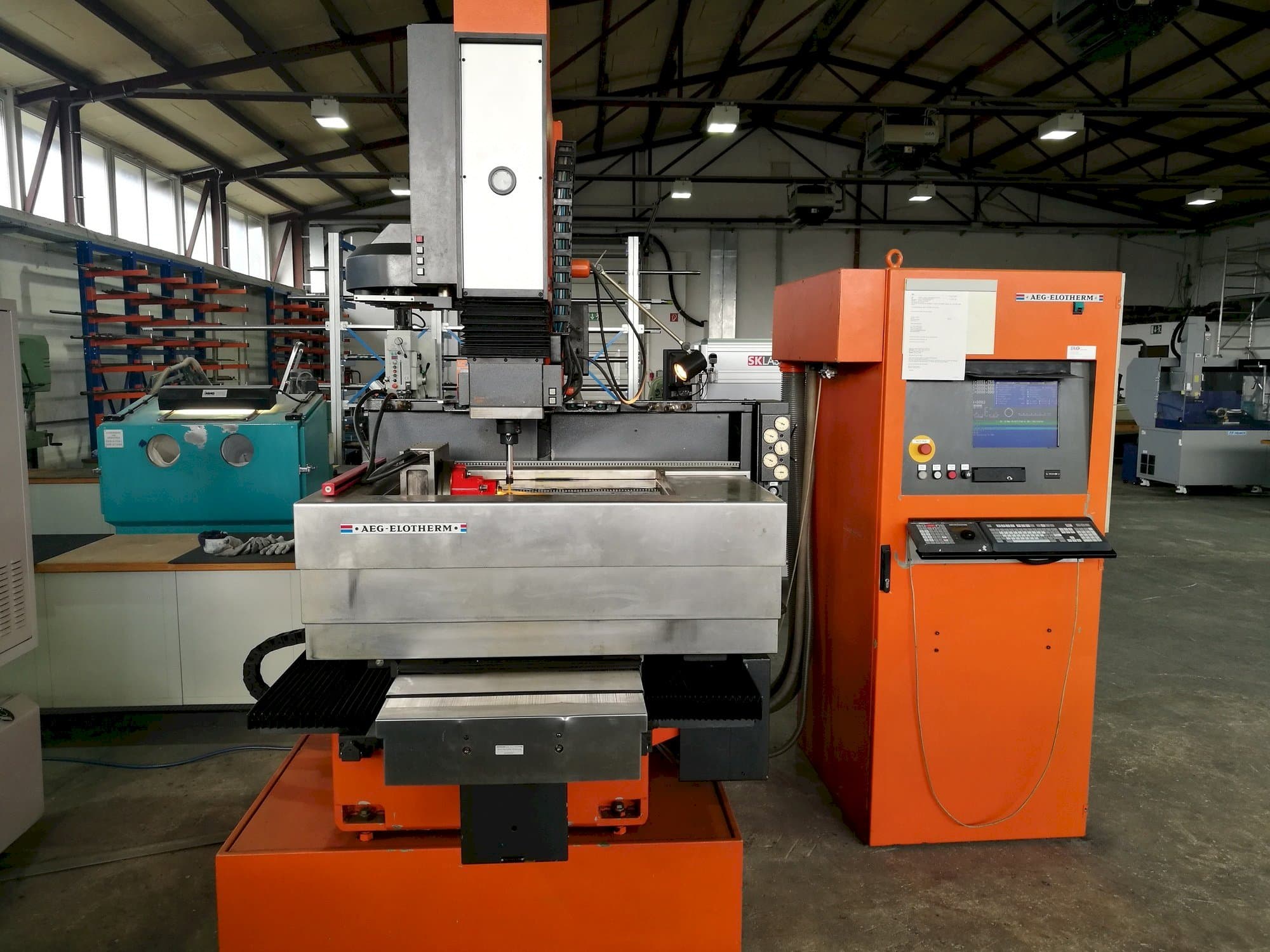 Čelní pohled  na AEG-Elotherm Elbomat 222 BA  stroj