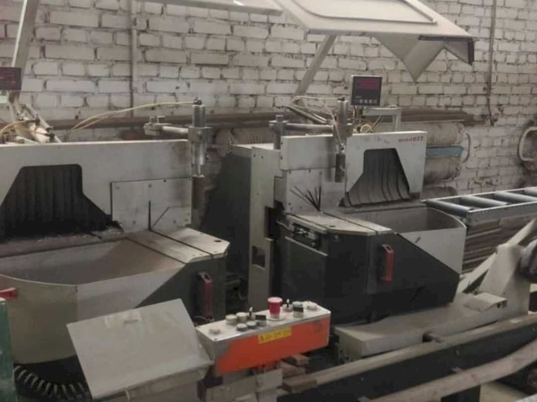 Čelní pohled  na Elumatec DG 104/02 + E111  stroj