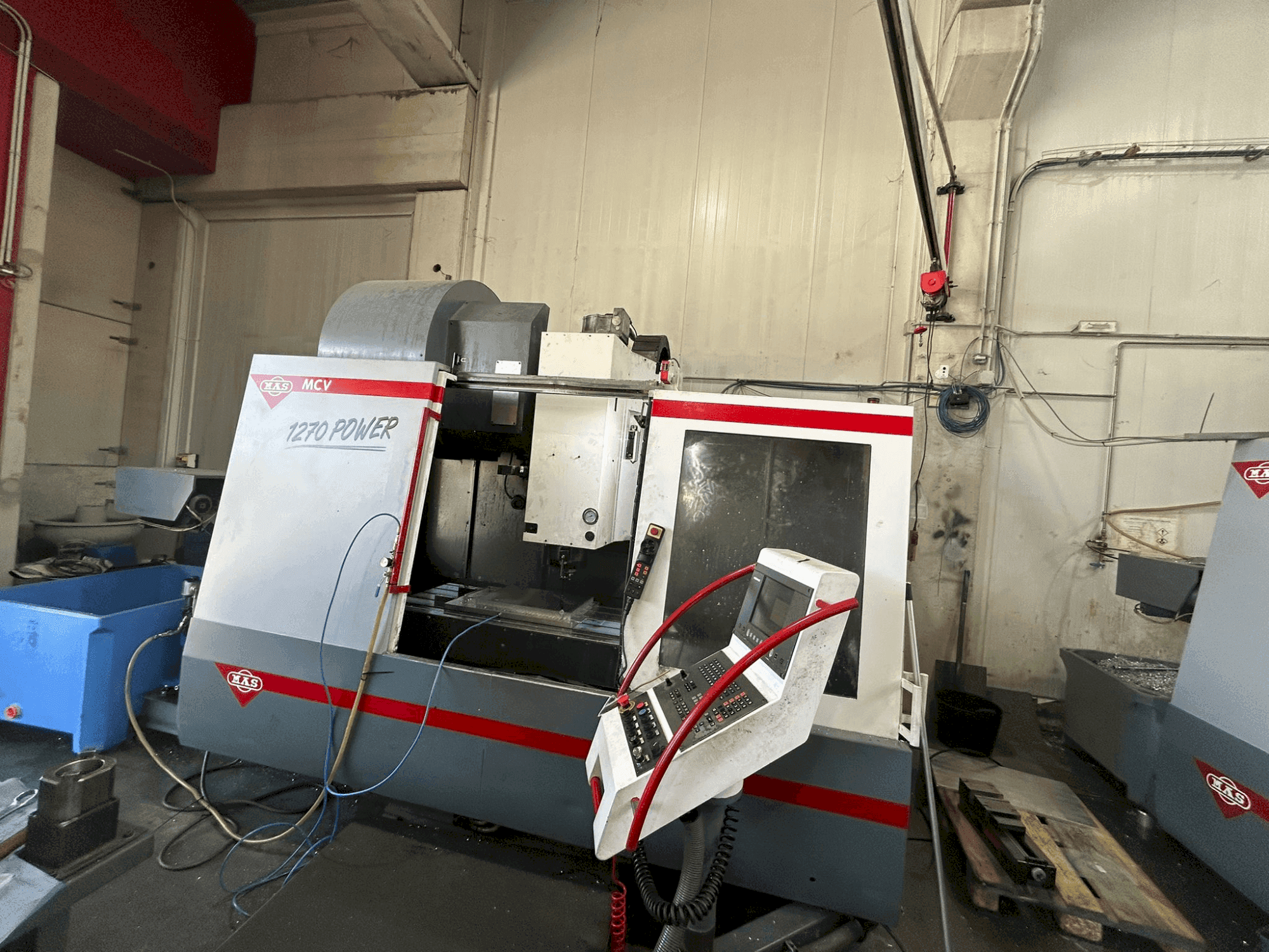 Čelní pohled  na KOVOSVIT MAS MCV 1270  stroj