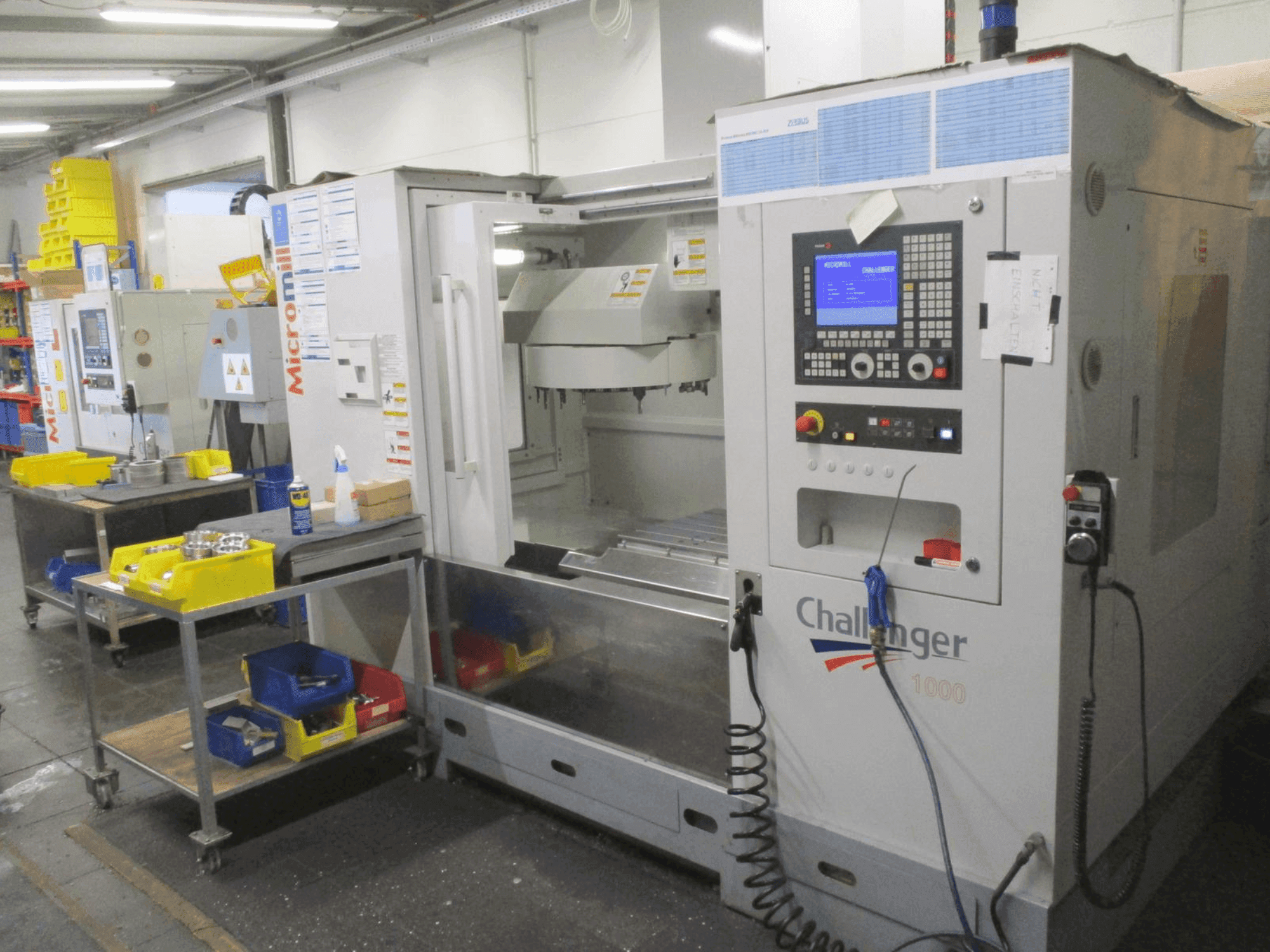 Čelní pohled  na BUFFALO Micromill Challenger MM-1000  stroj