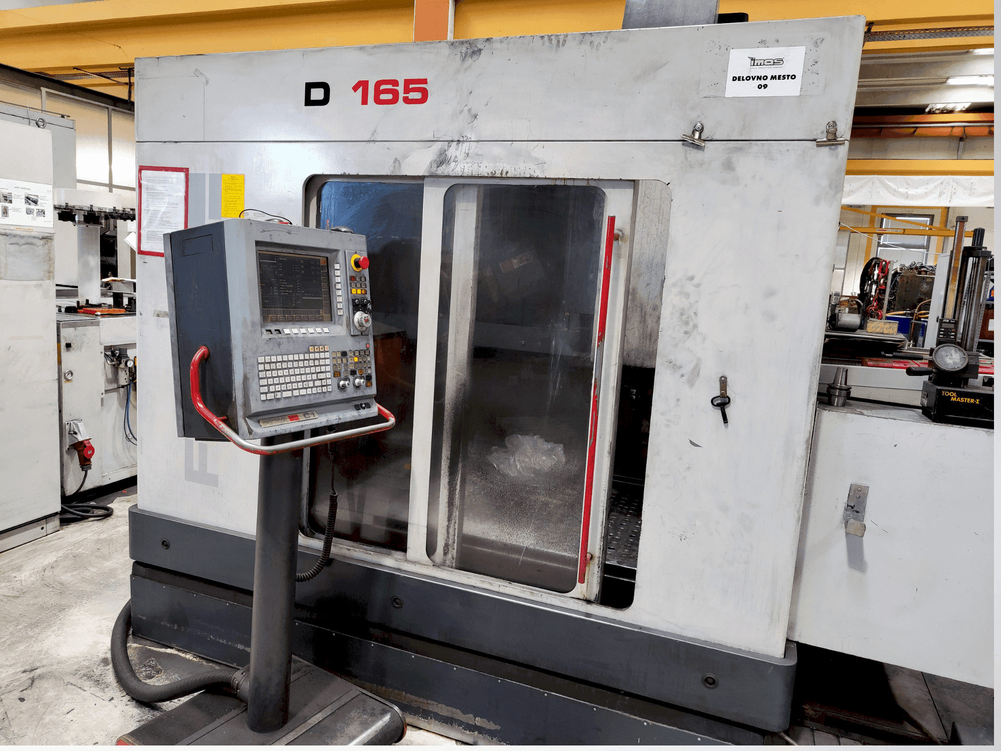 Čelní pohled  na Fidia D165 3A  stroj