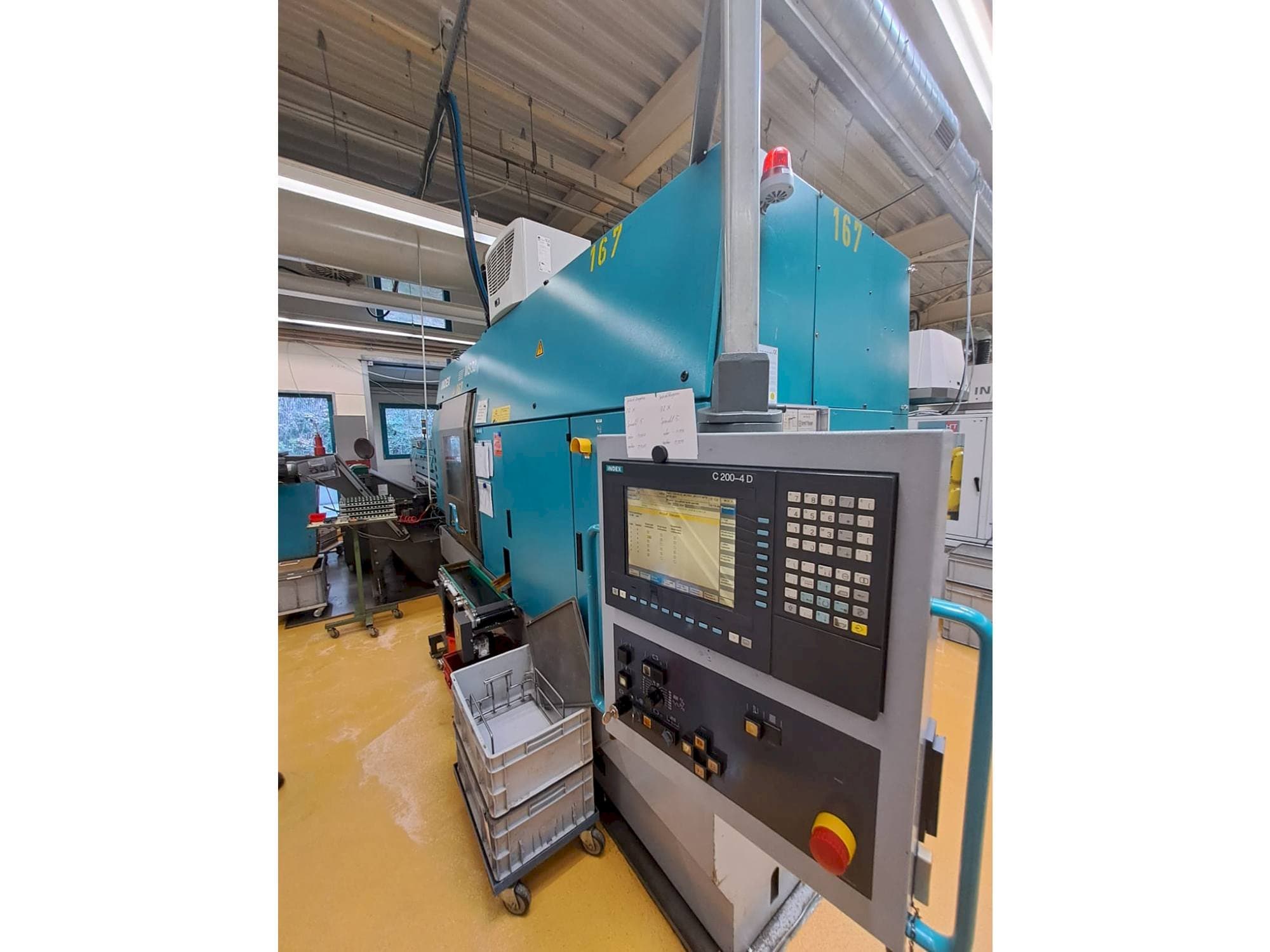 Pravý boční pohled  na Index MS32G  stroj