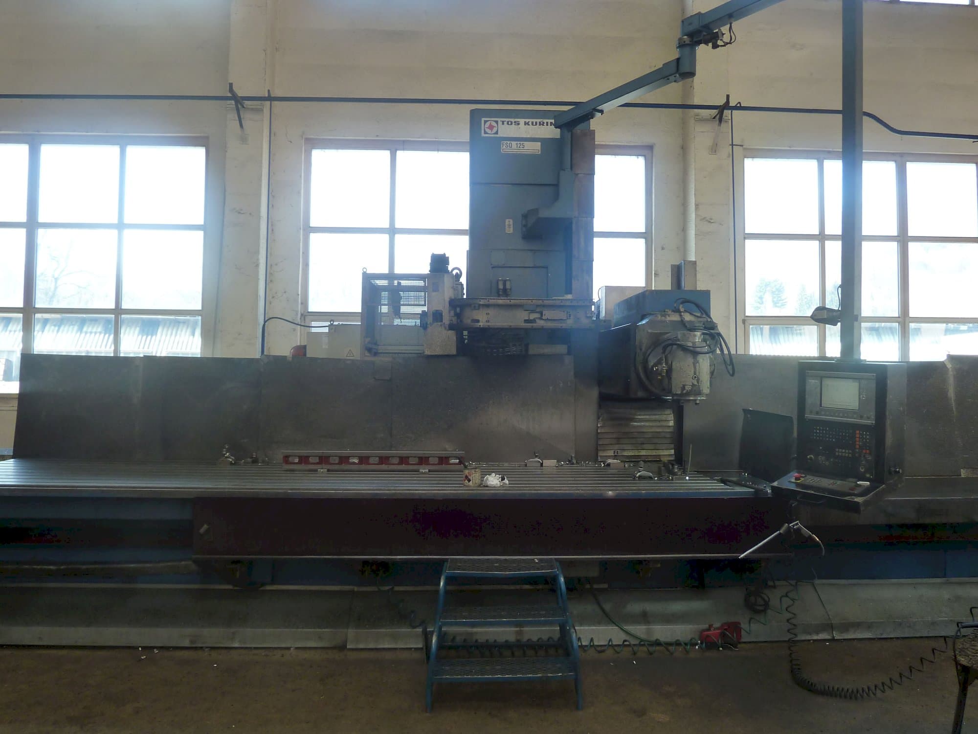 Čelní pohled  na TOS FSQ 125-OR/A5 stroj