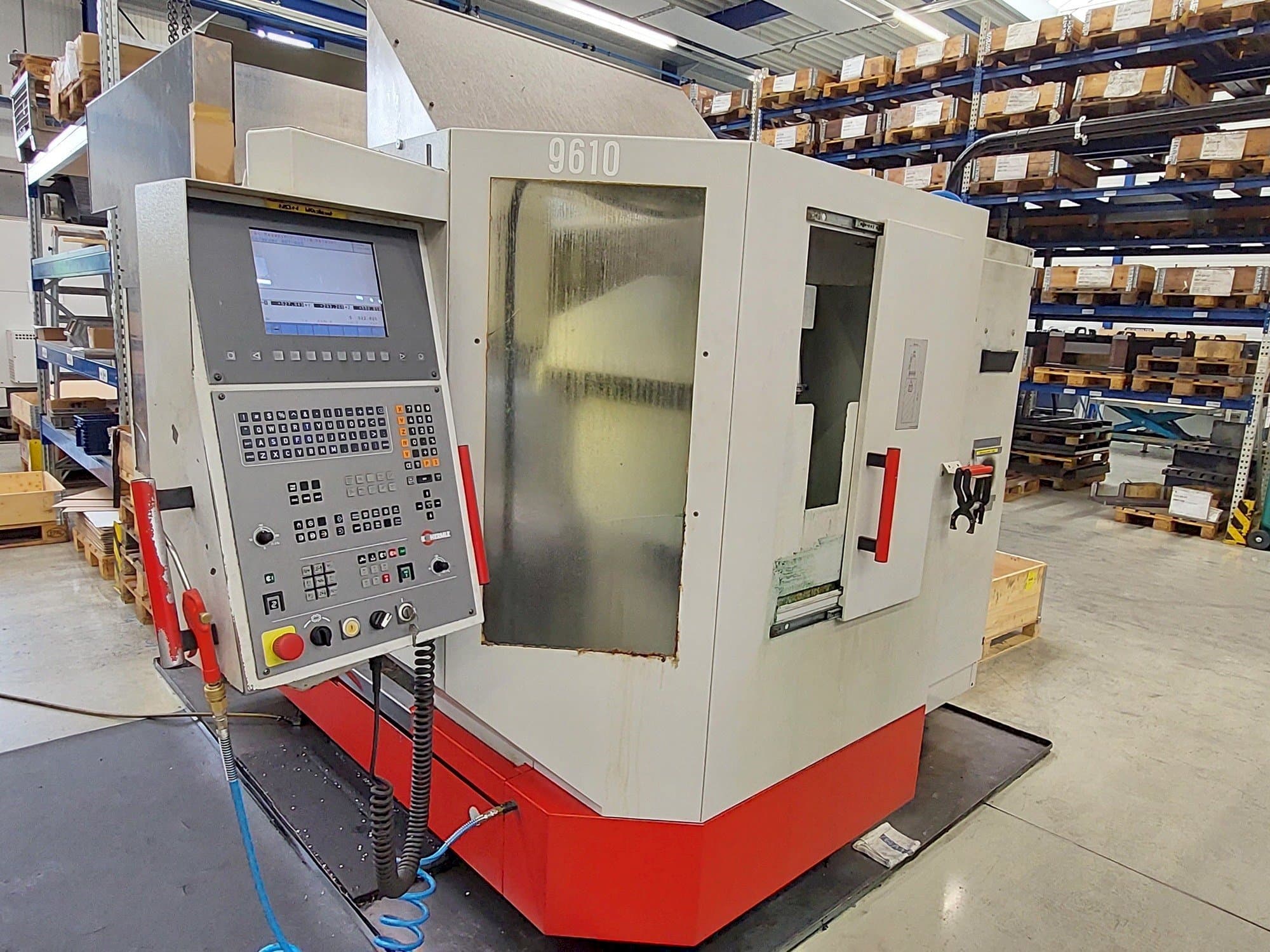 Čelní pohled  na HERMLE U 630 T  stroj