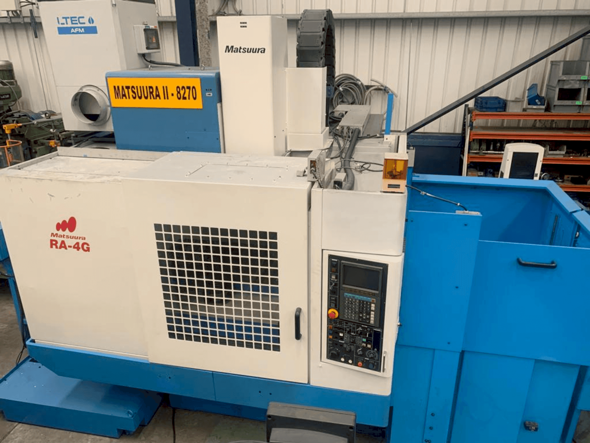 Čelní pohled  na Matsuura RA-4G  stroj