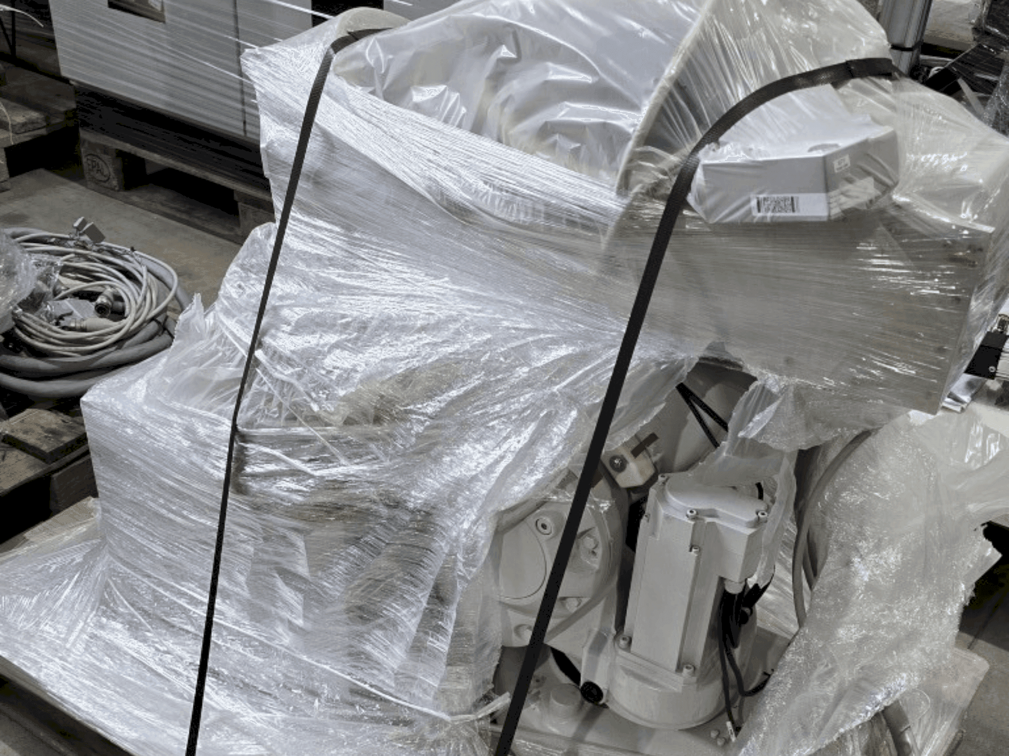 Čelní pohled  na ABB IRB 140-6/0.8  stroj