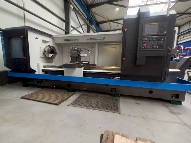 Čelní pohled  na Ningbo Oturn CK61100E-3000  stroj