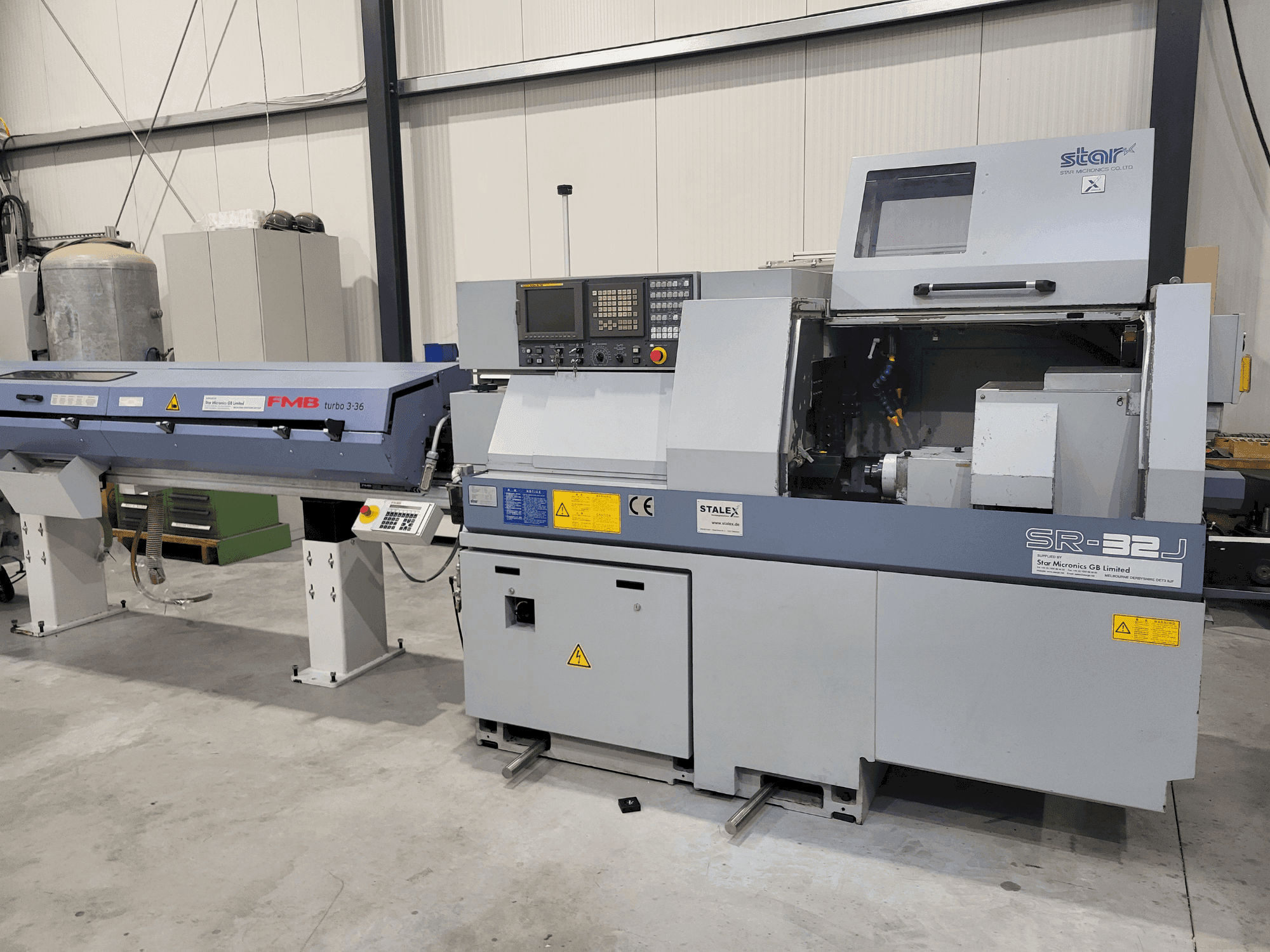 Čelní pohled  na Star SR-32J  stroj