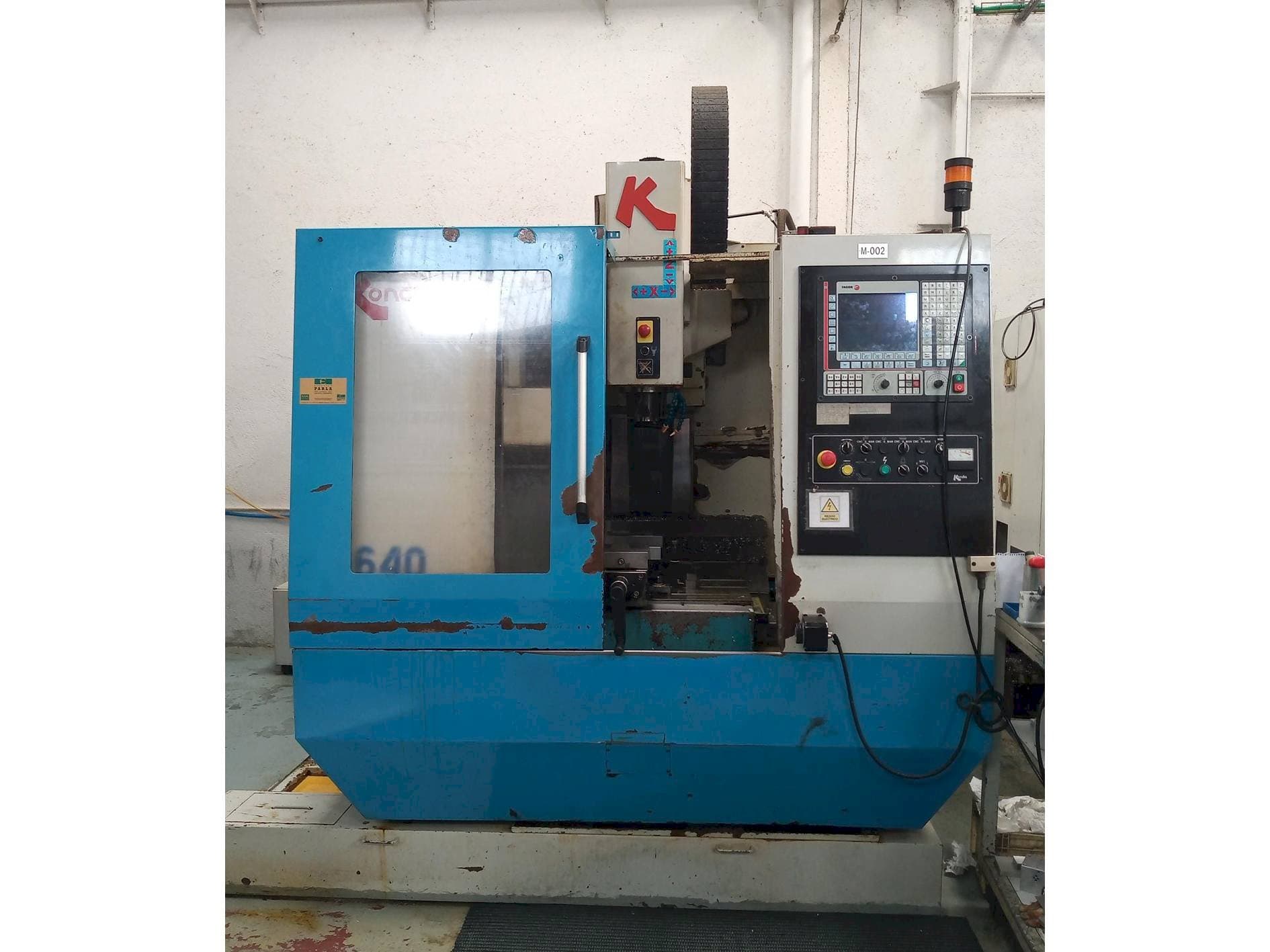 Čelní pohled  na KONDIA B-640  stroj