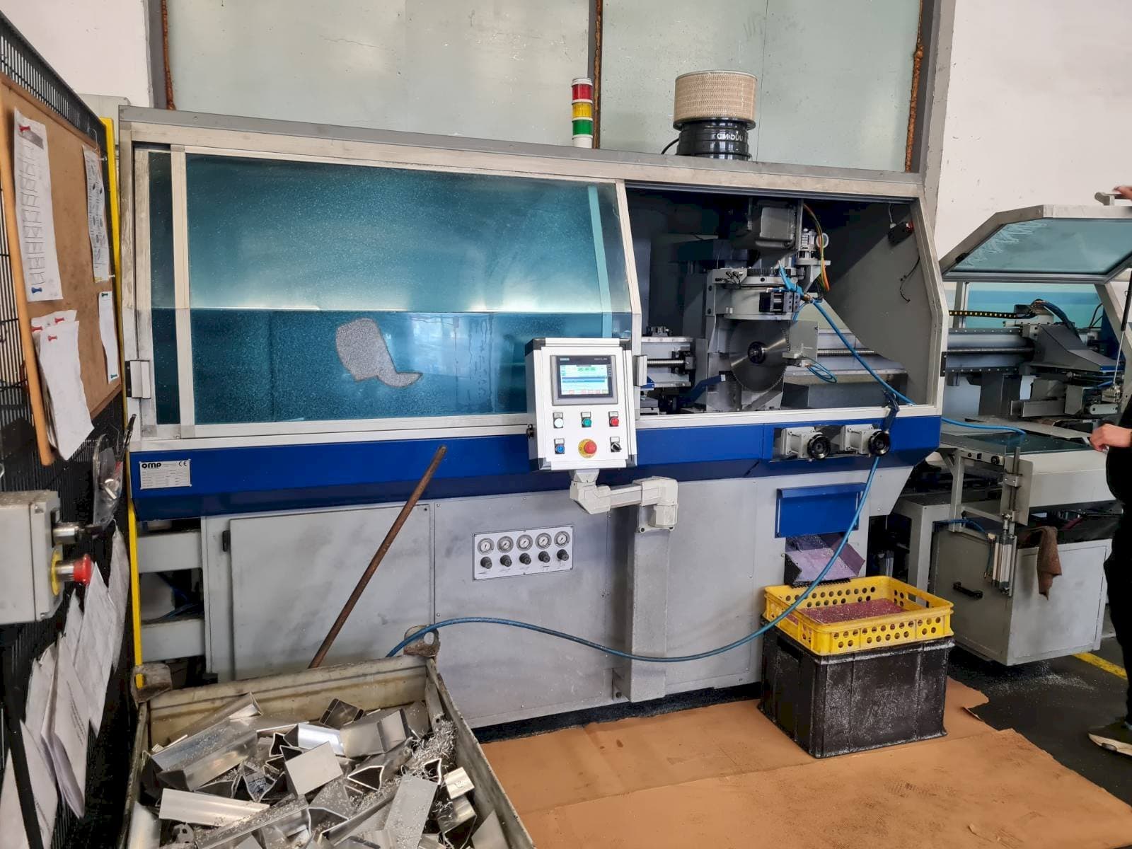 Čelní pohled  na OMP EURO 400 CMCNPRL  stroj