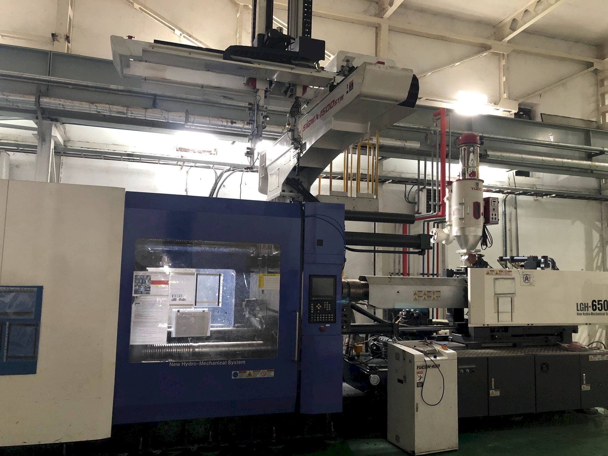 Čelní pohled  na LG LGH-650M  stroj