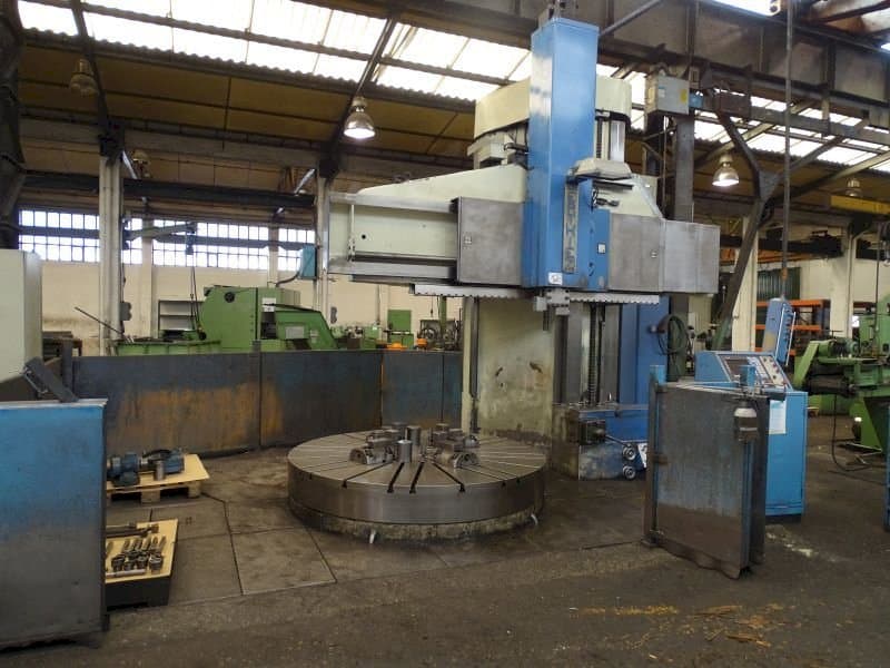 Čelní pohled  na Berthiez									 BM 225  stroj