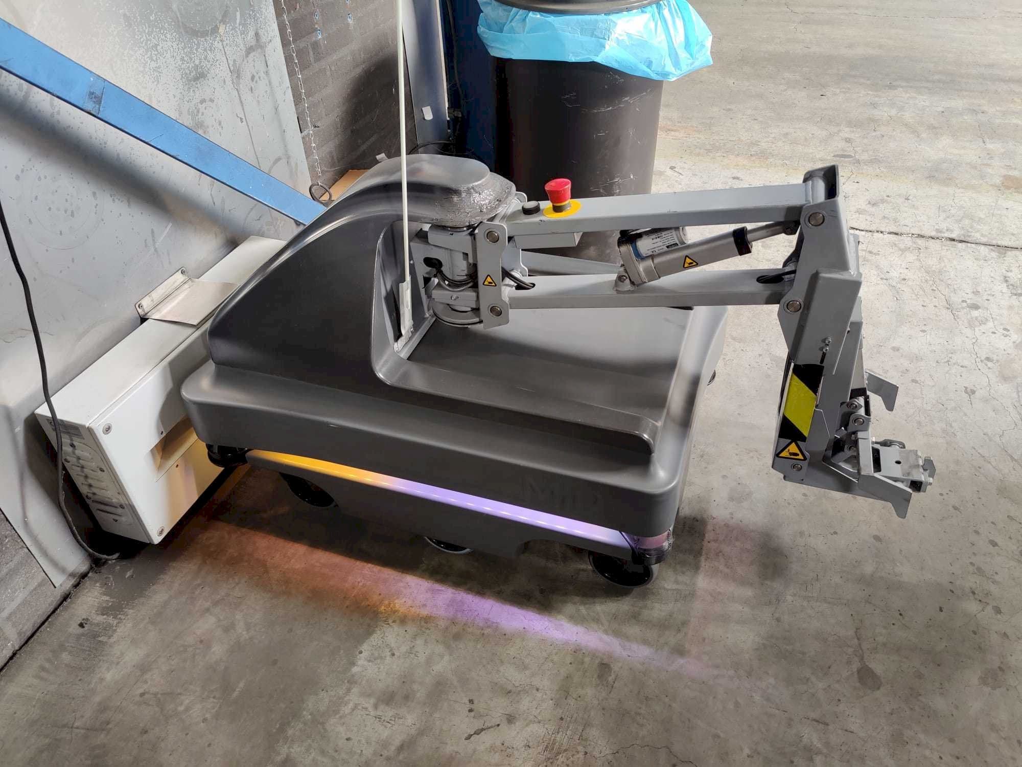 Čelní pohled  na MIR 200  stroj