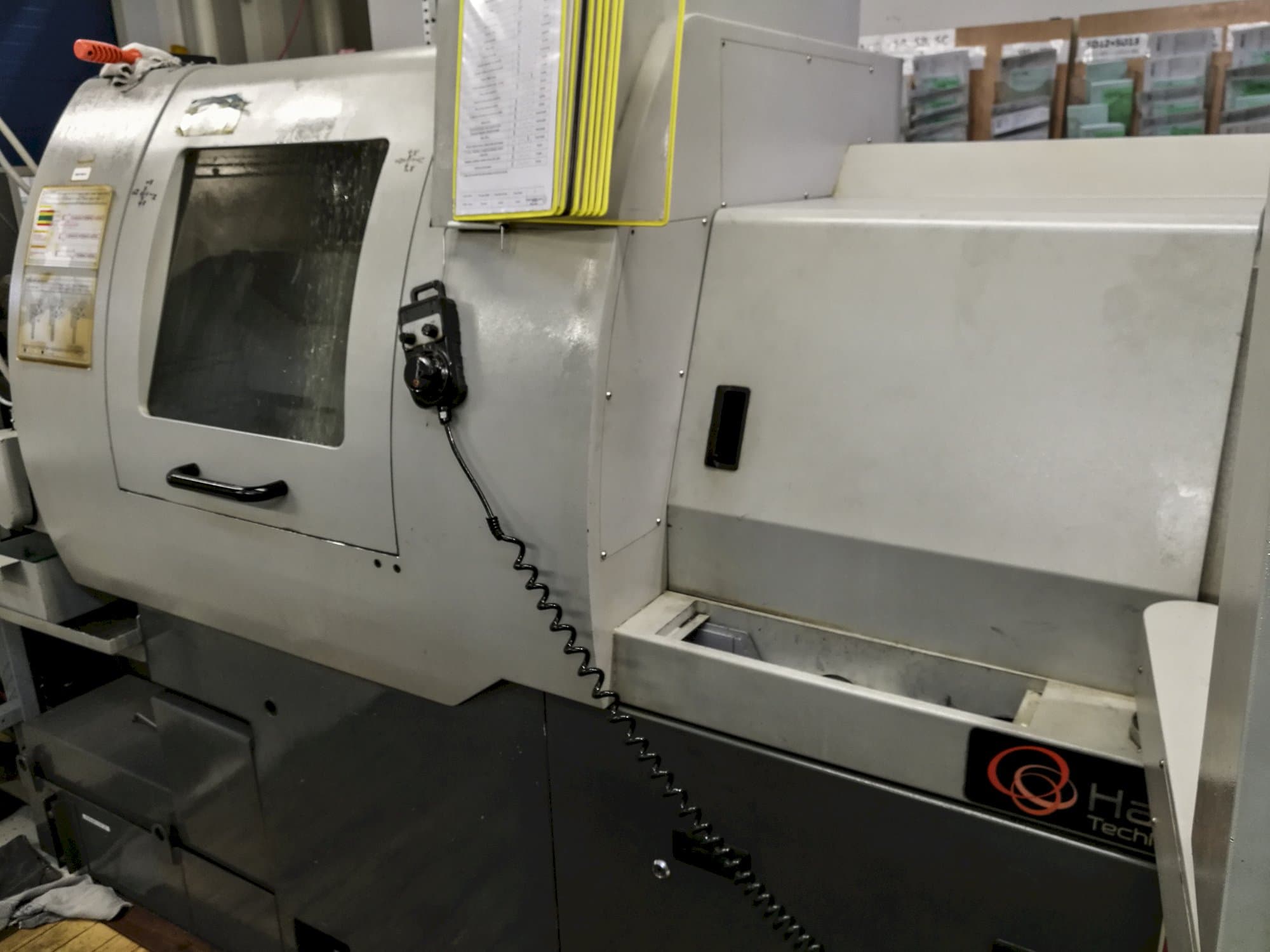 Pravý pohled  na Hanwha XD 20 N stroj