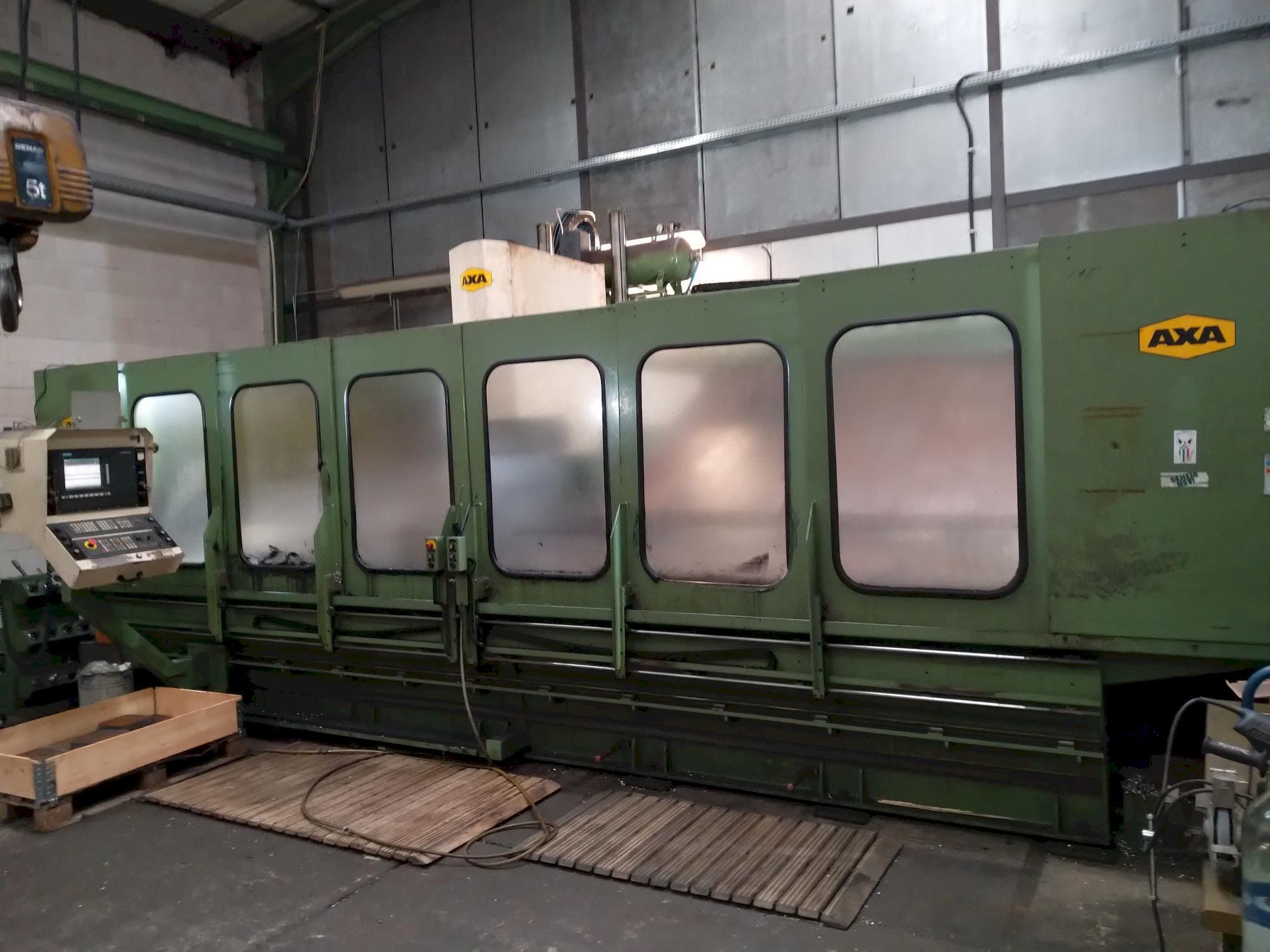 Čelní pohled  na AXA VSC 5000-m  stroj